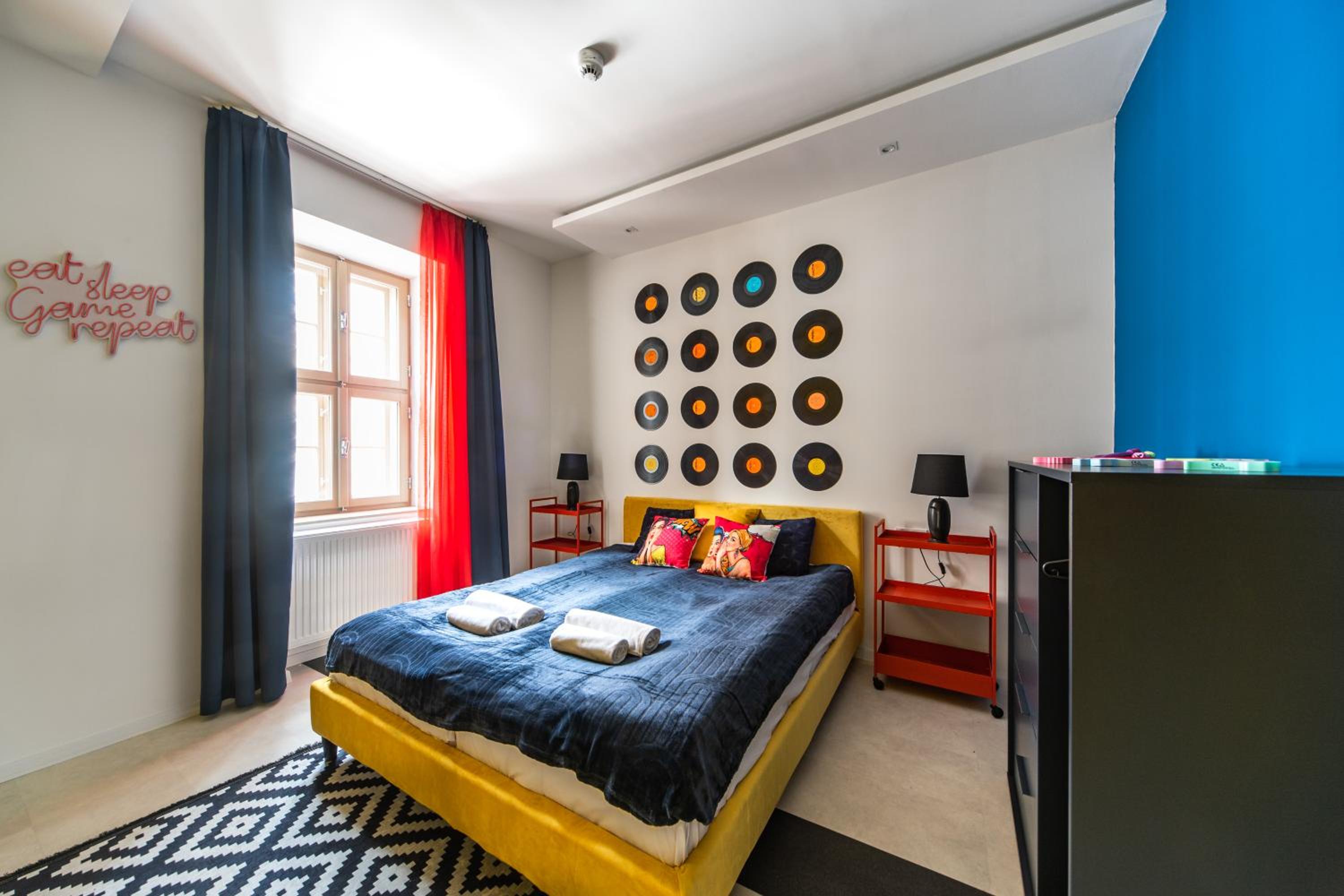 Studio Apartment - Photo 16
