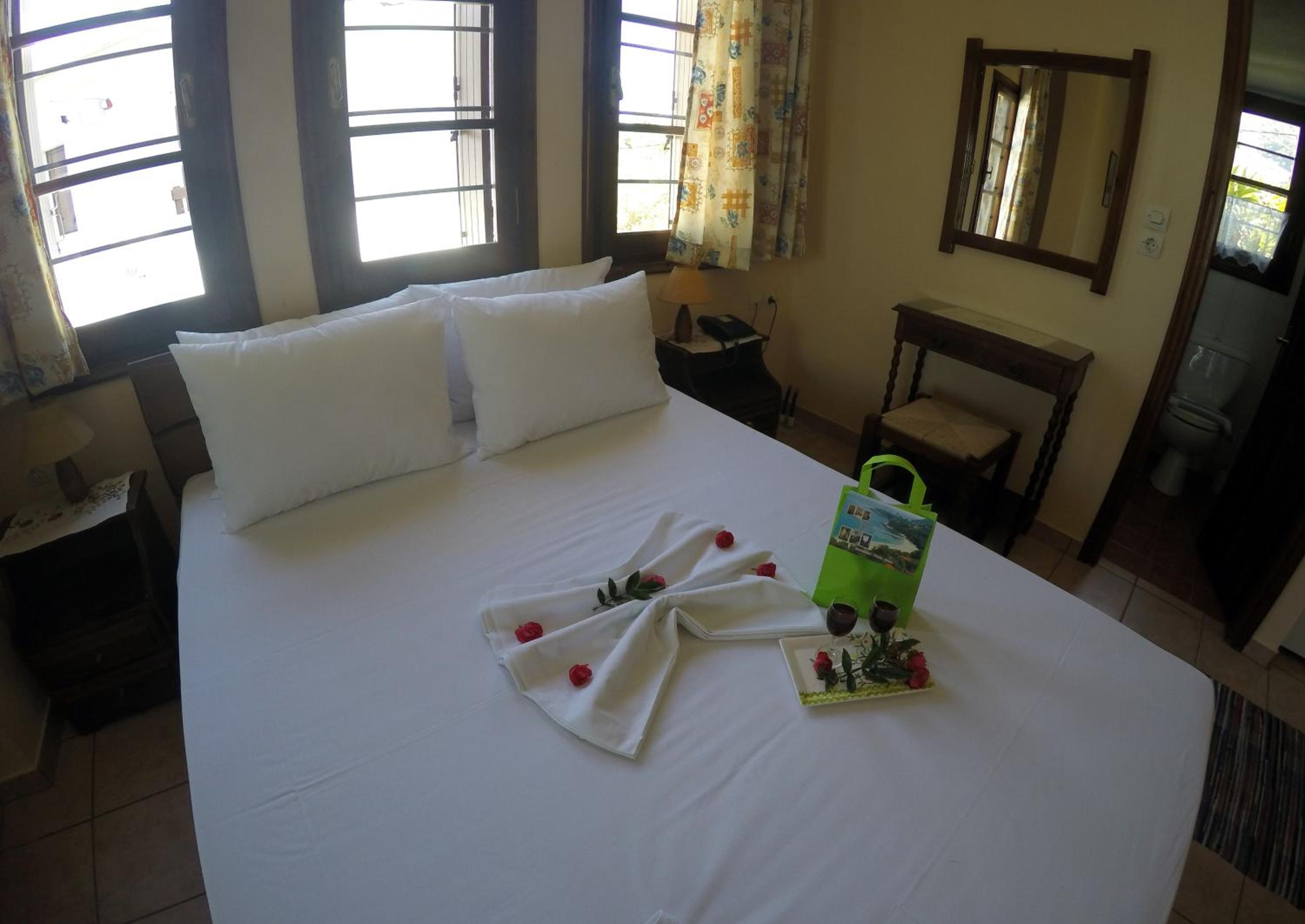 Triple Room with Sea View