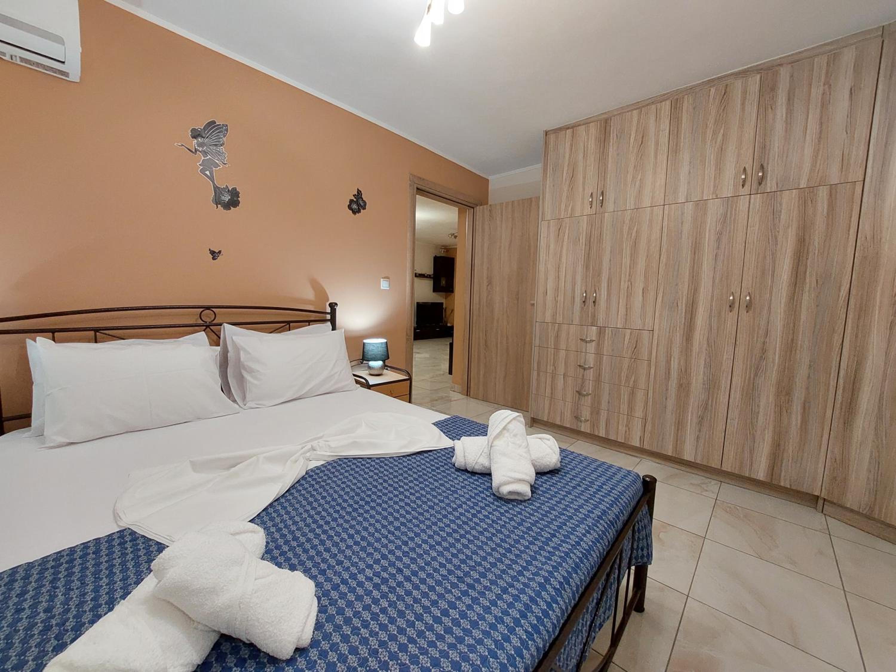 Two-Bedroom Apartment - Photo 21