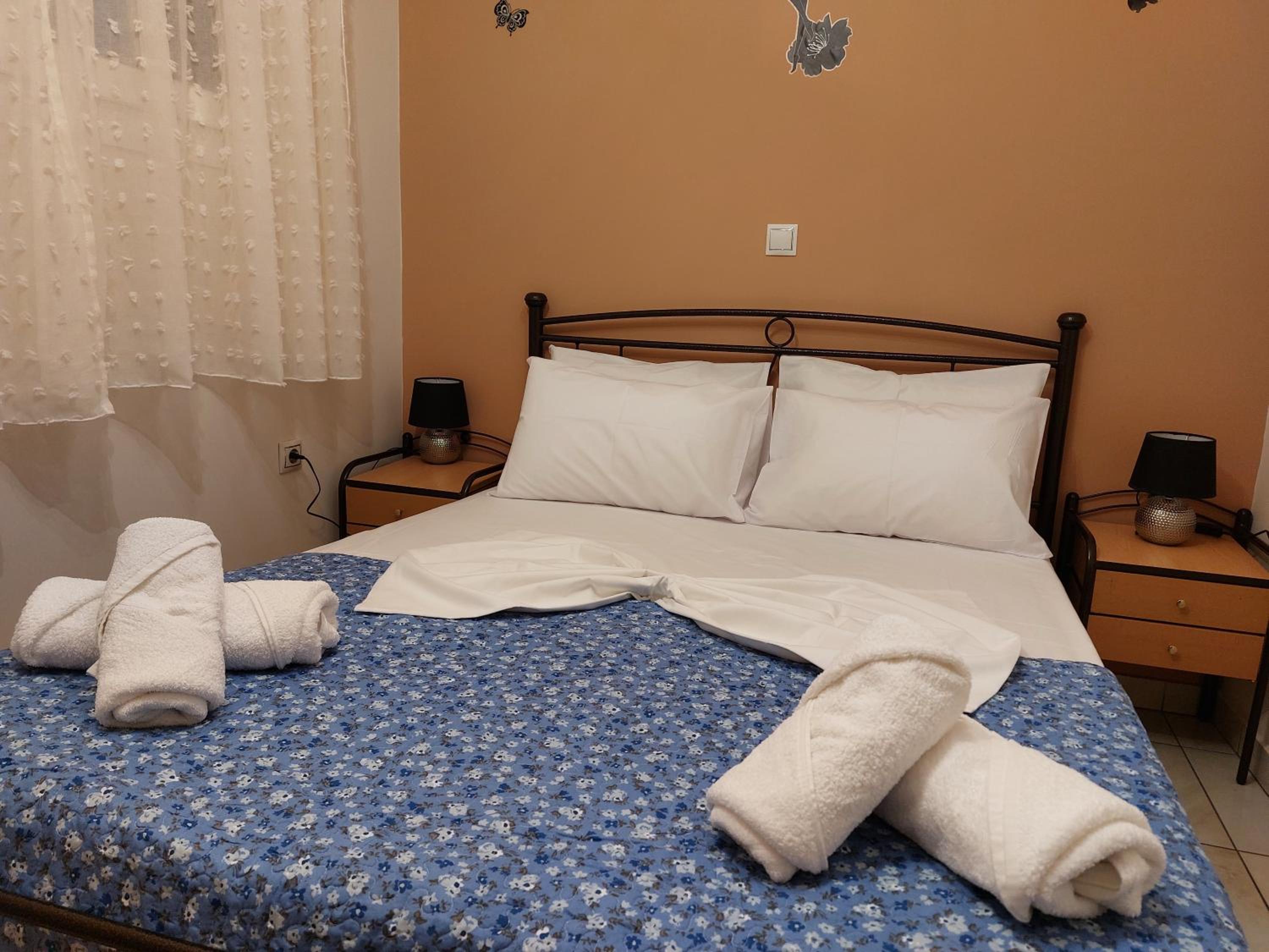 Two-Bedroom Apartment - Photo 18