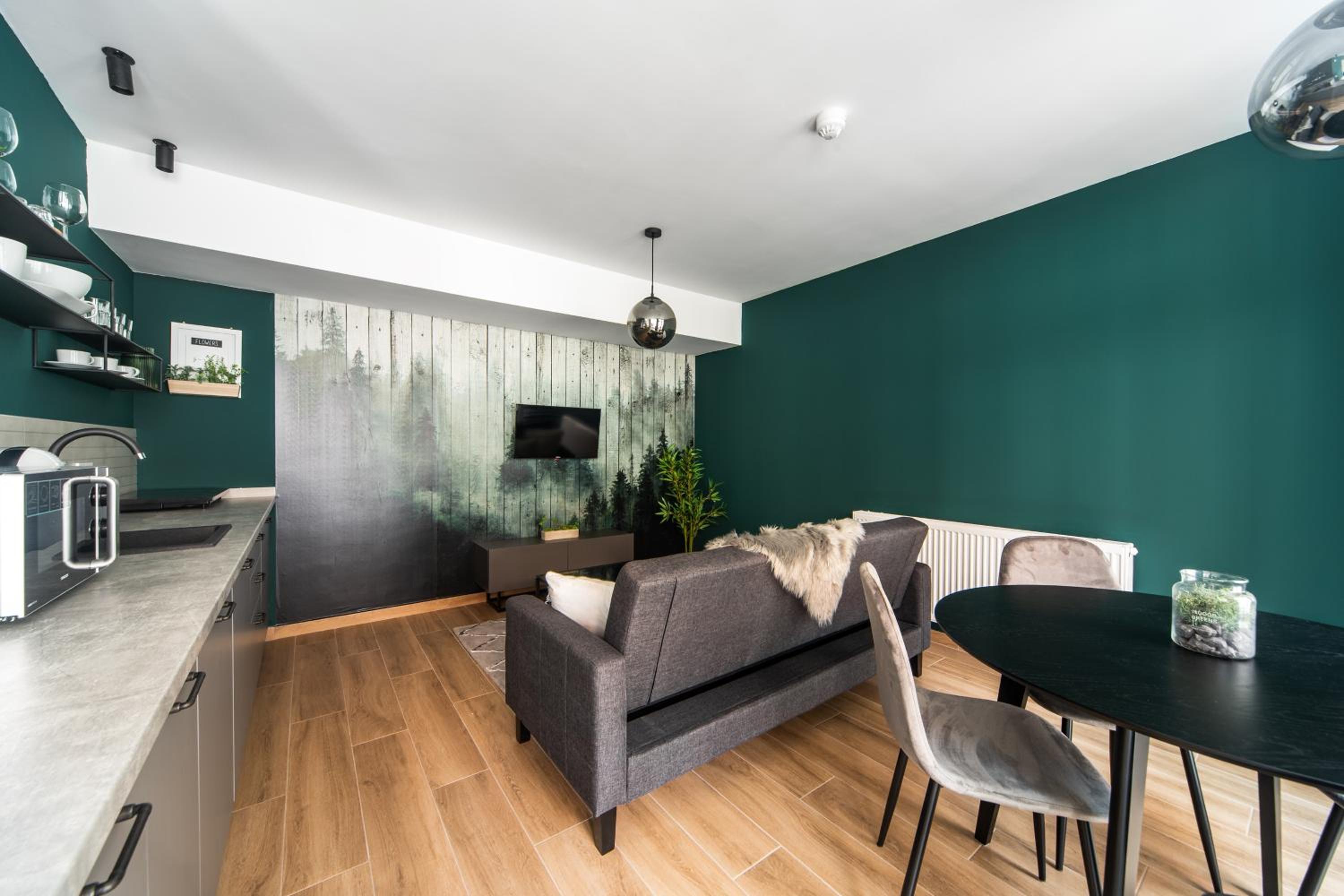 Apartment with Balcony - Photo 15