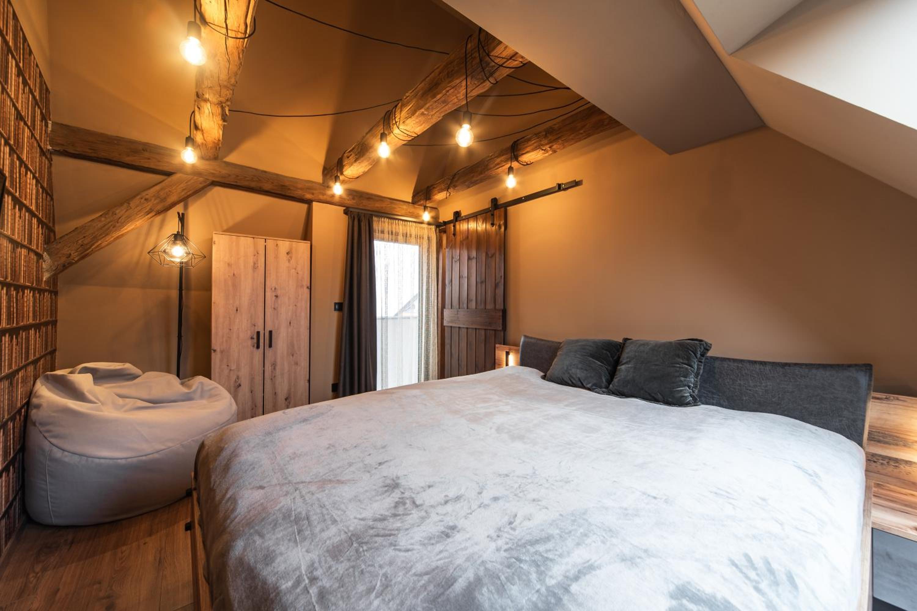 Loft - Photo 3