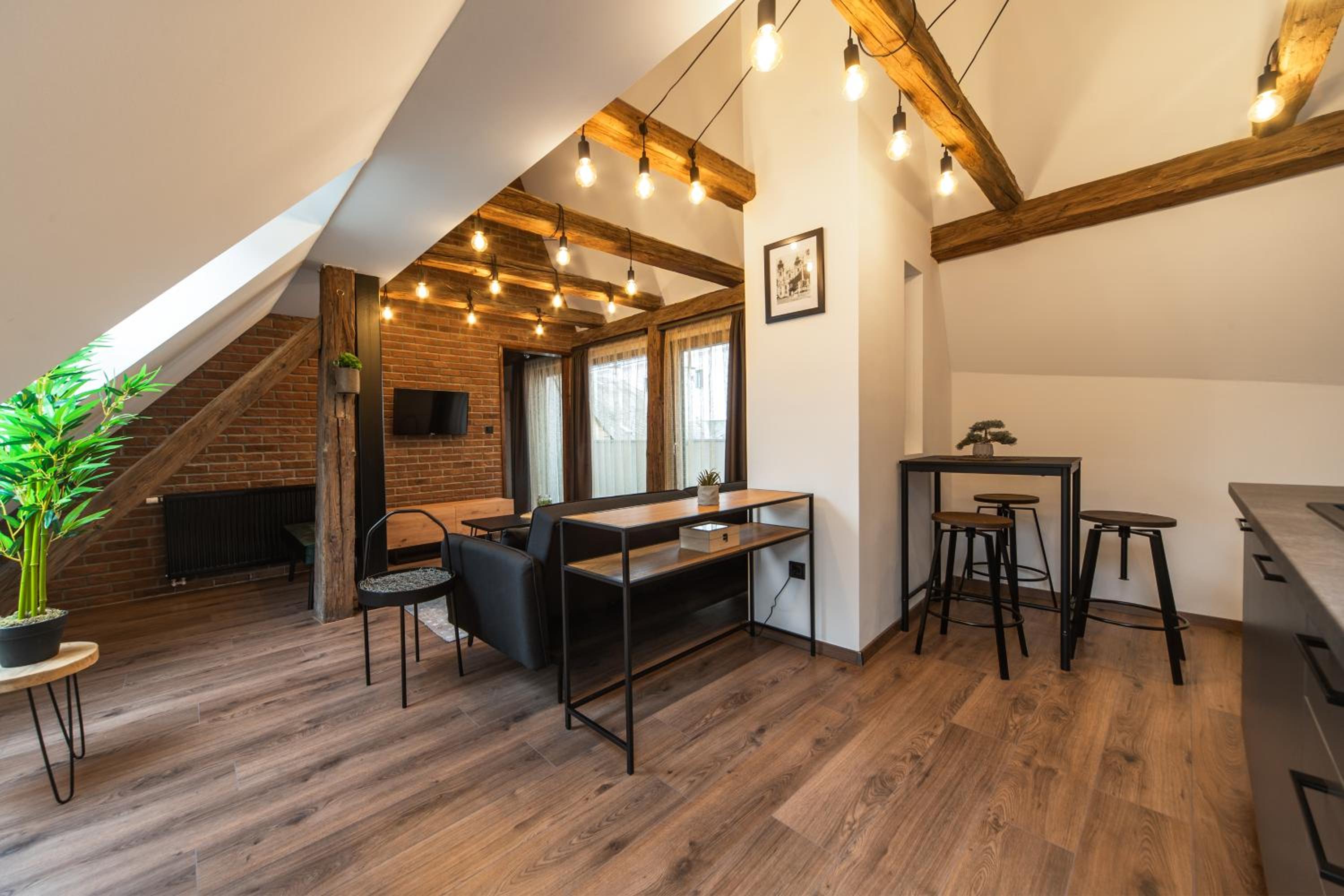Loft - Photo 13