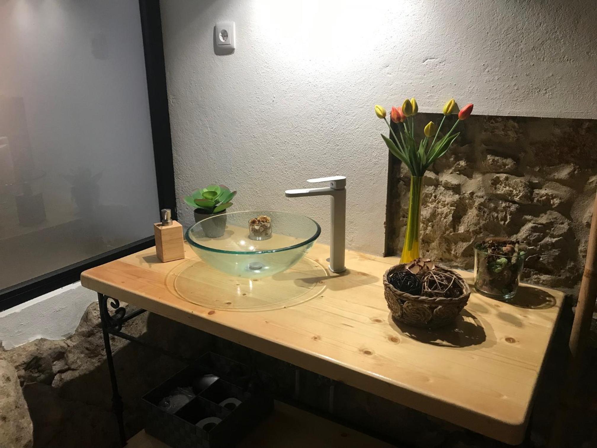 One-Bedroom House - Photo 10
