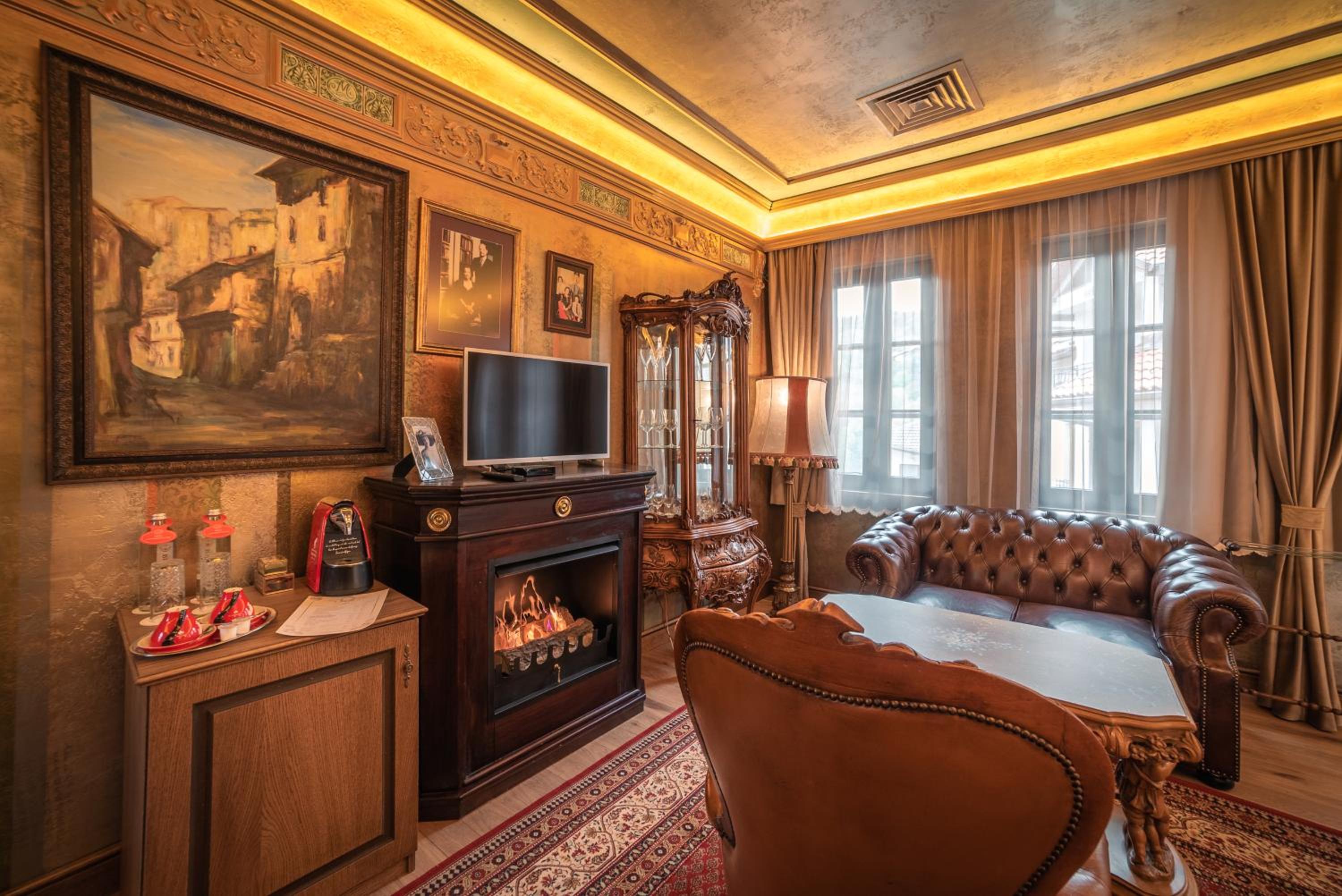 King Suite - Photo 13