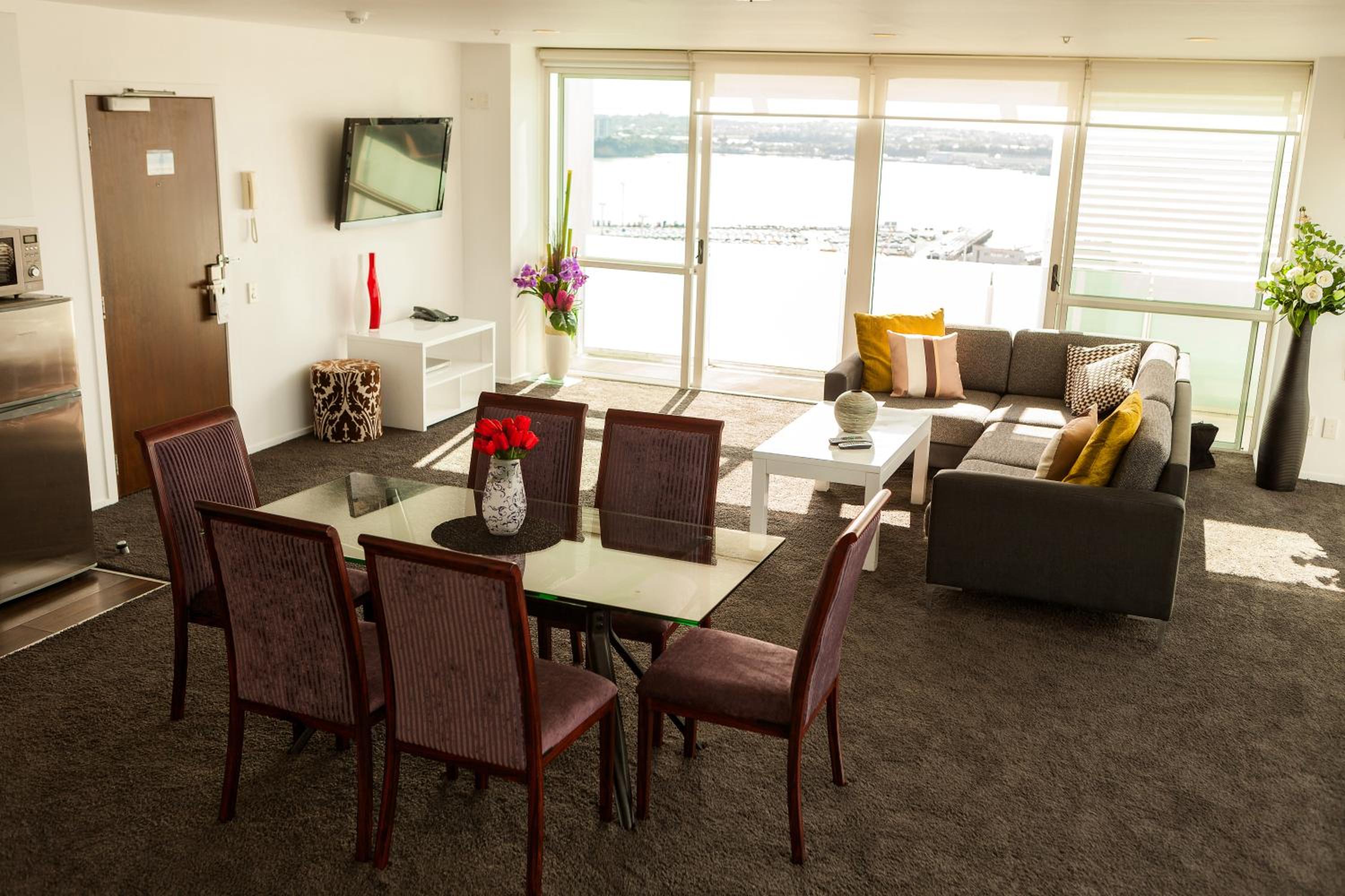 Penthouse Apartment - Photo 2
