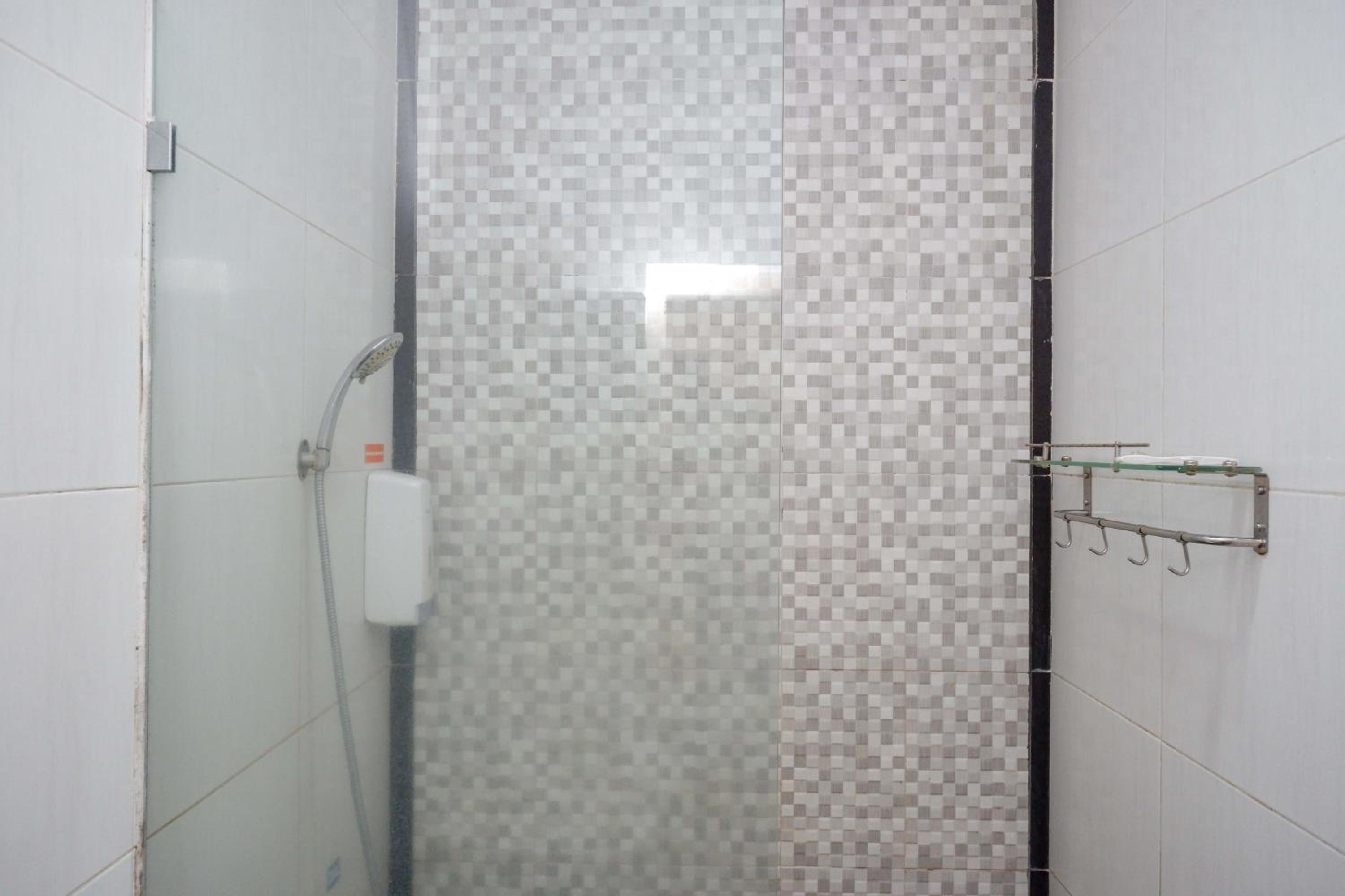 Deluxe Room - Photo 17
