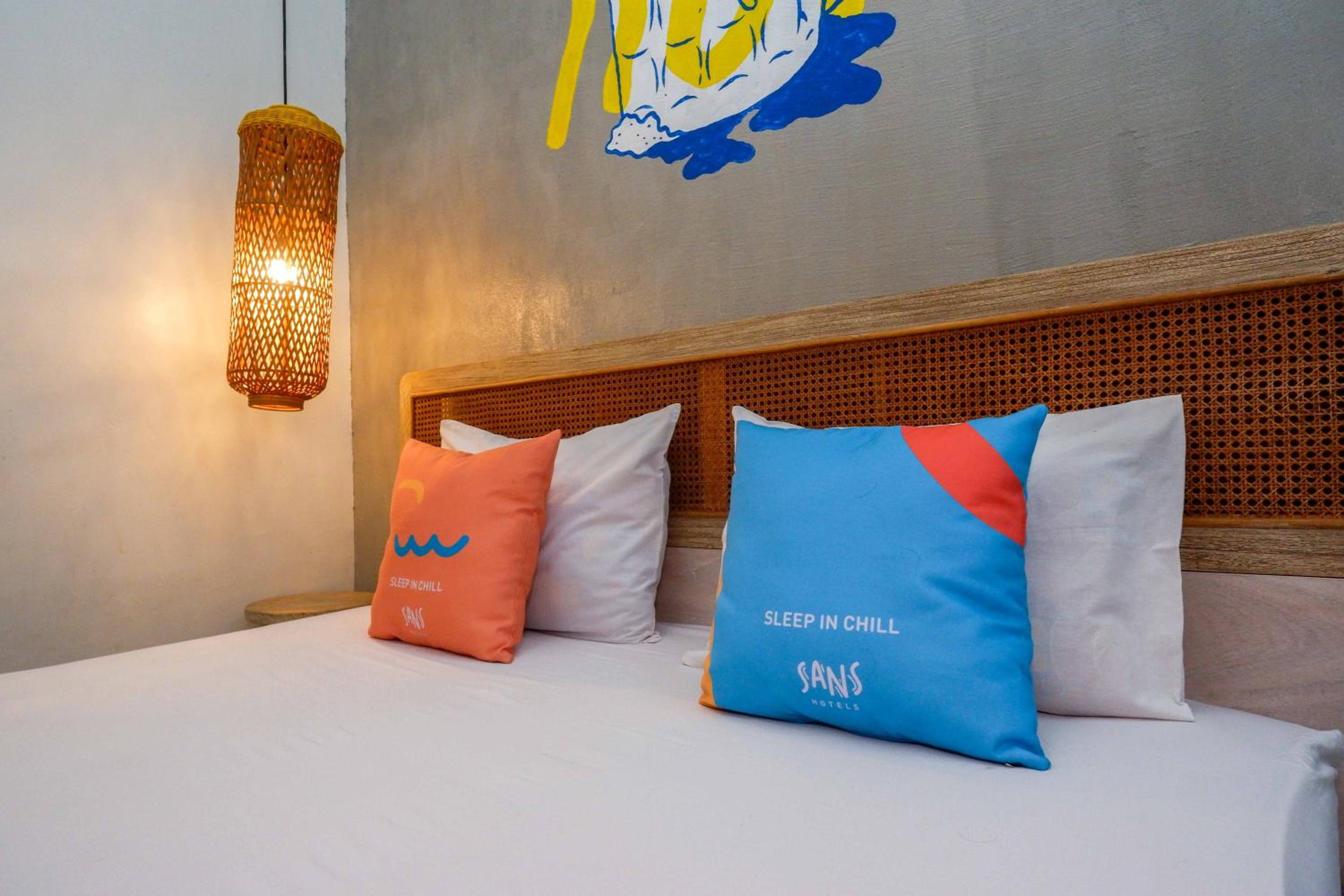 Deluxe Room - Photo 13