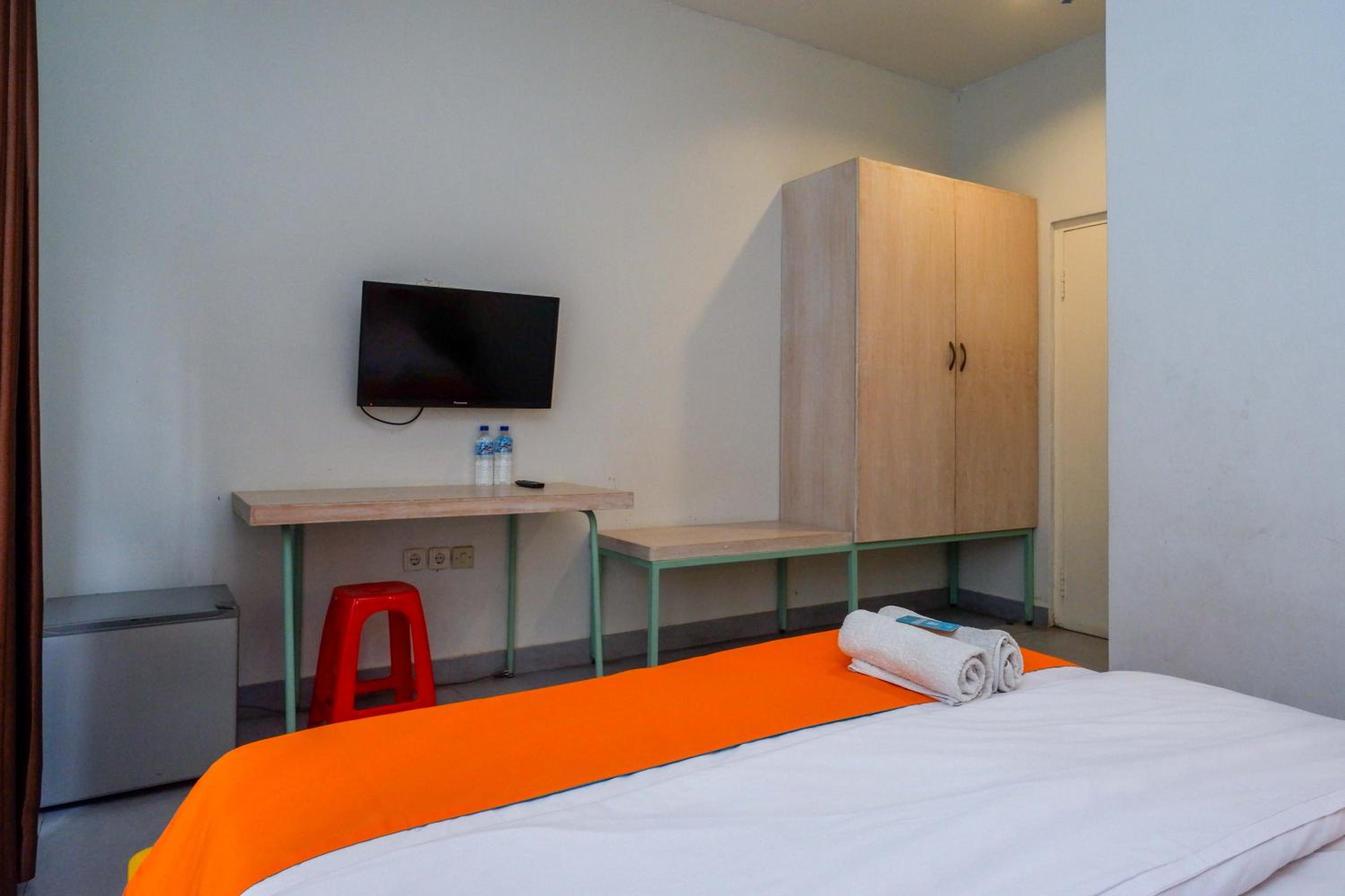 Deluxe Room - Photo 6