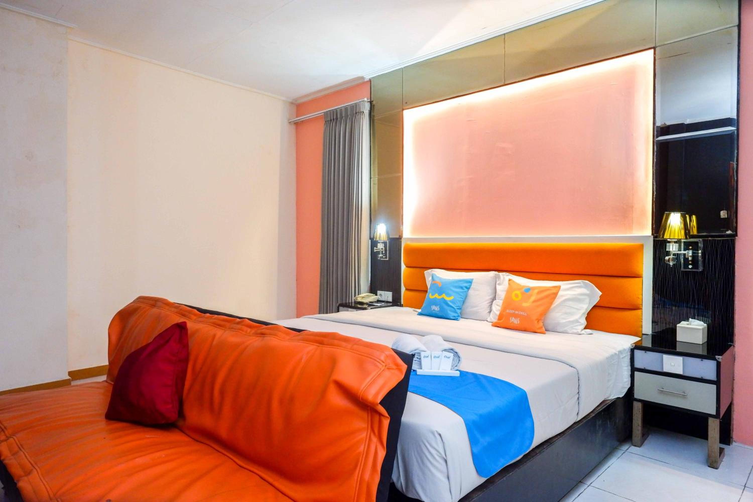 Deluxe Room - Photo 20