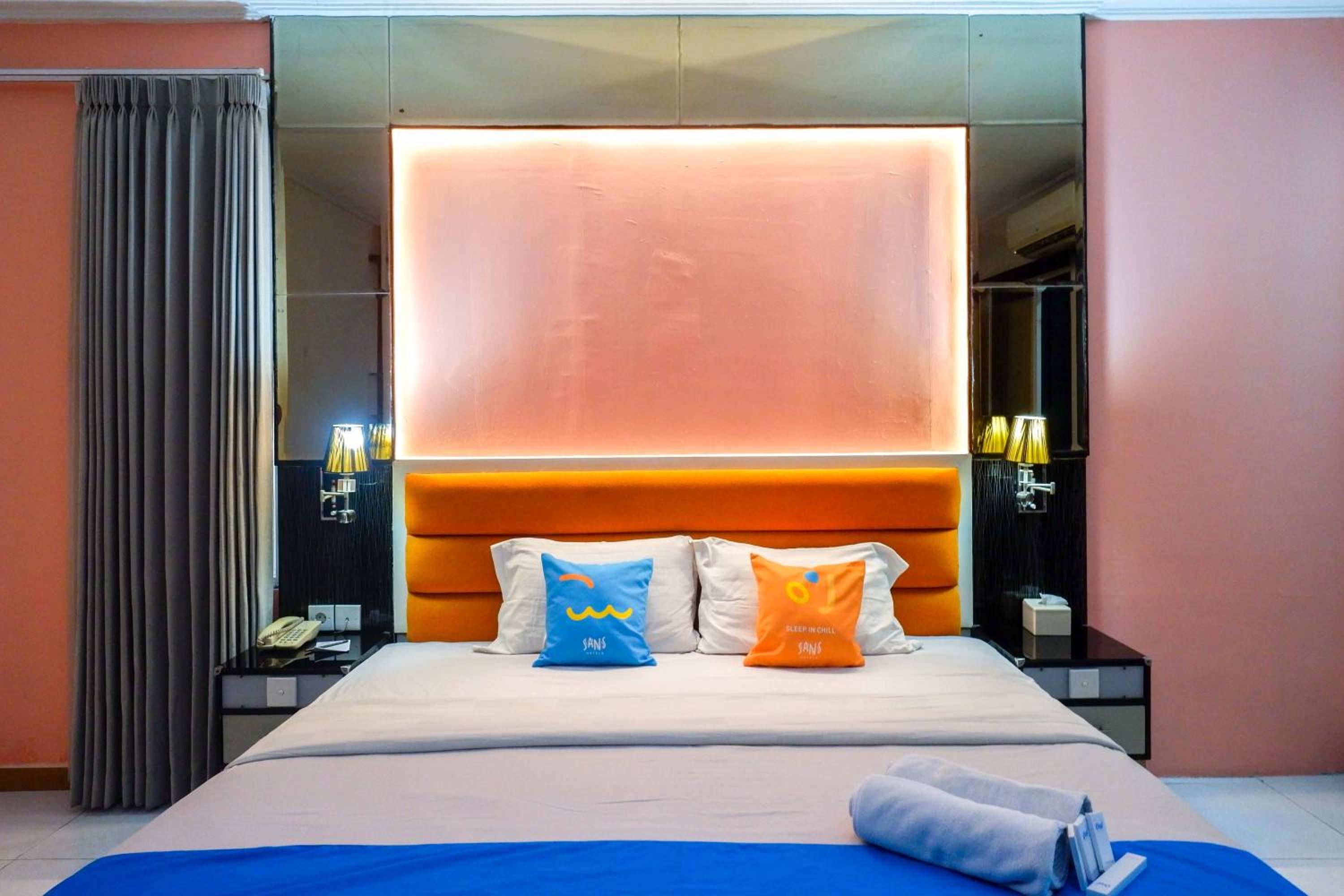 Deluxe Room - Photo 17