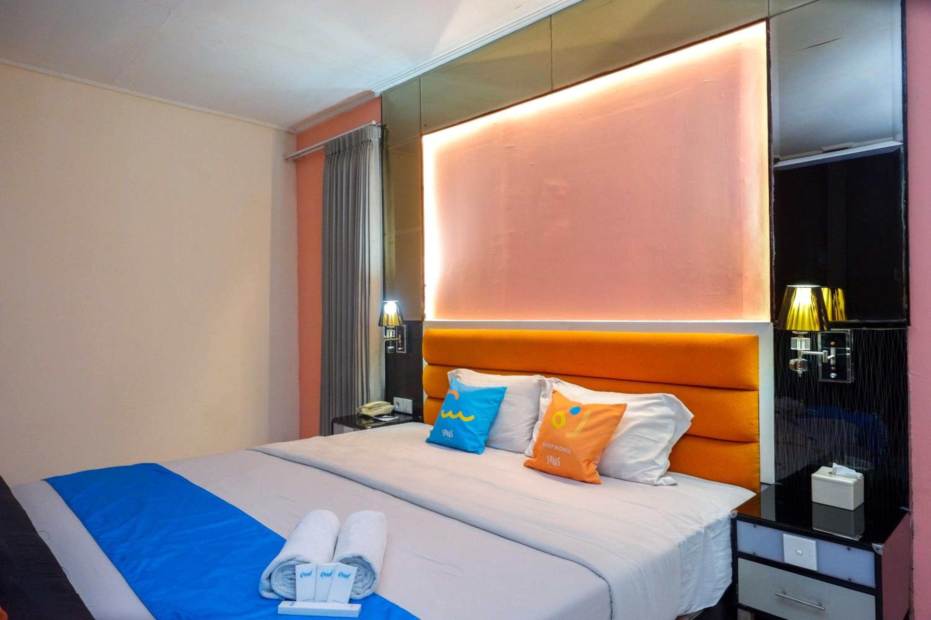 Deluxe Room - Photo 16