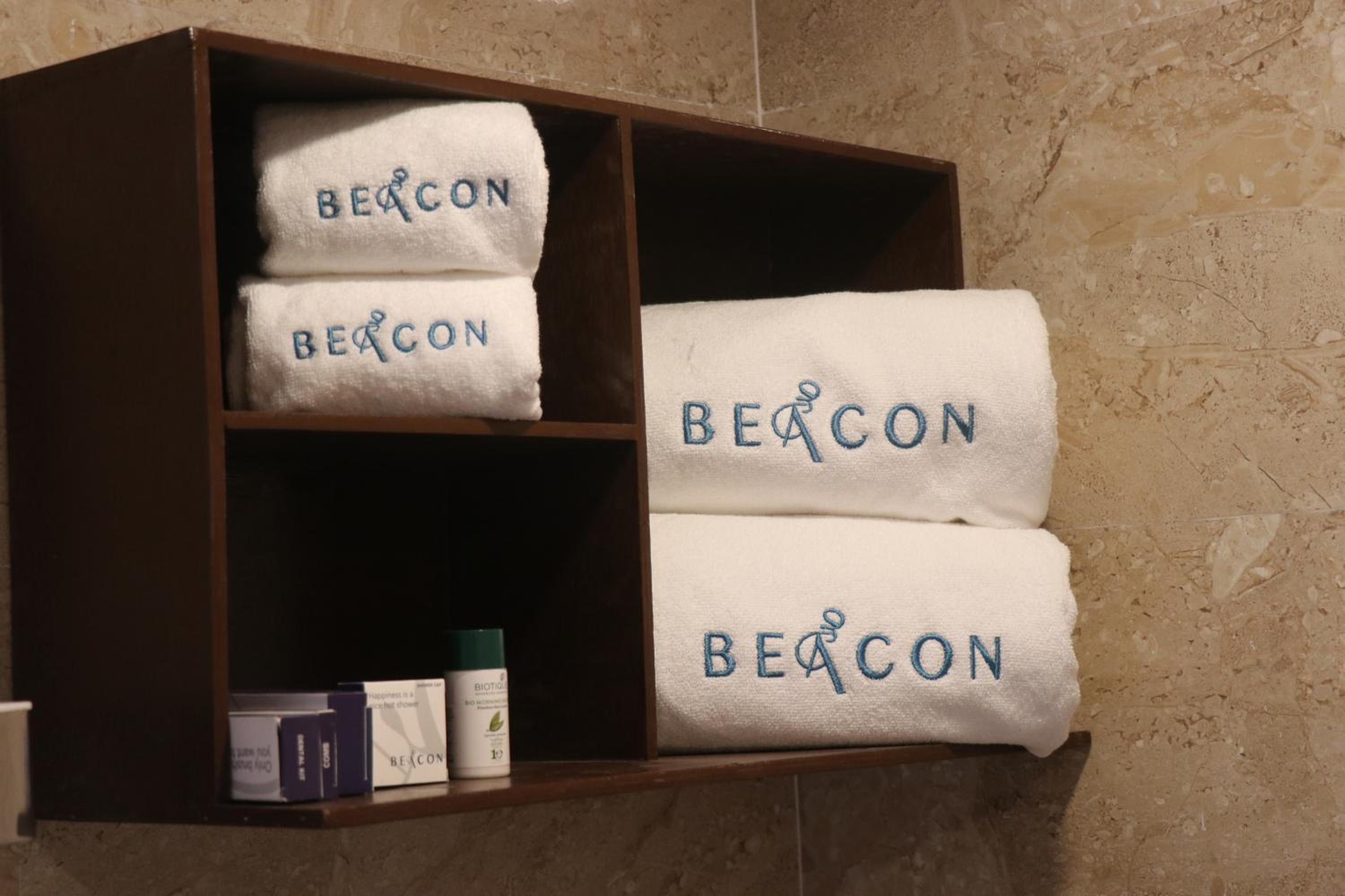 Deluxe Room - Photo 6