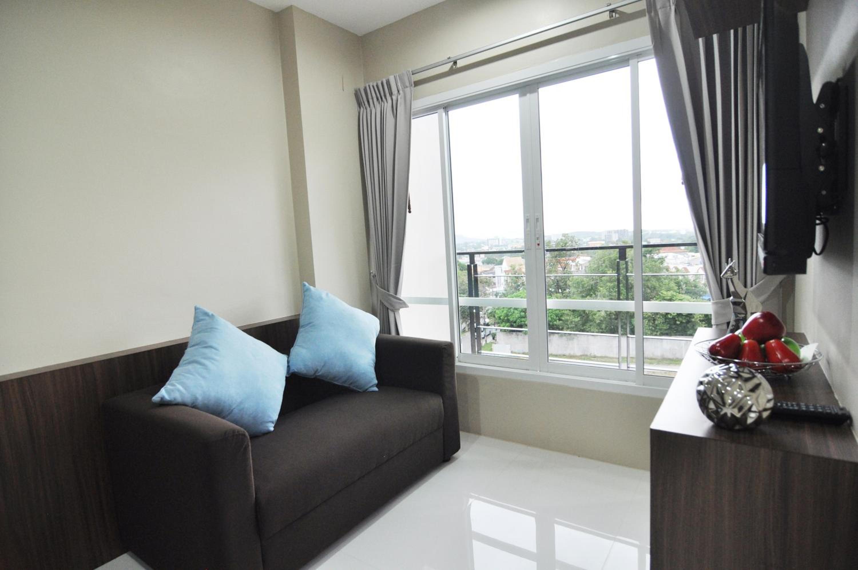 Deluxe Apartment photo 2