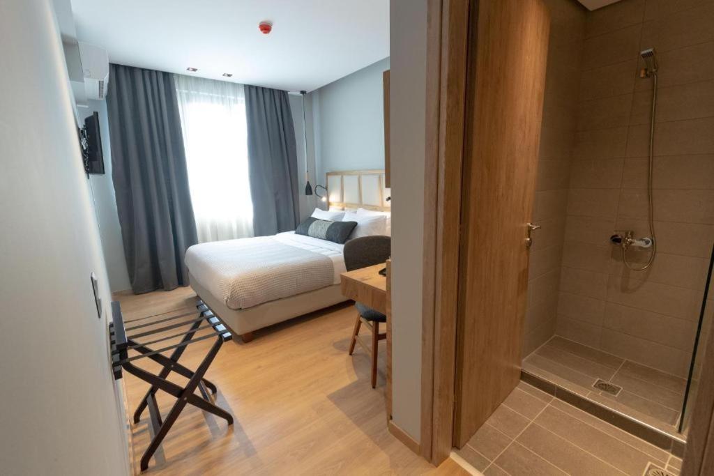 Standard Double or Twin Room photo 3