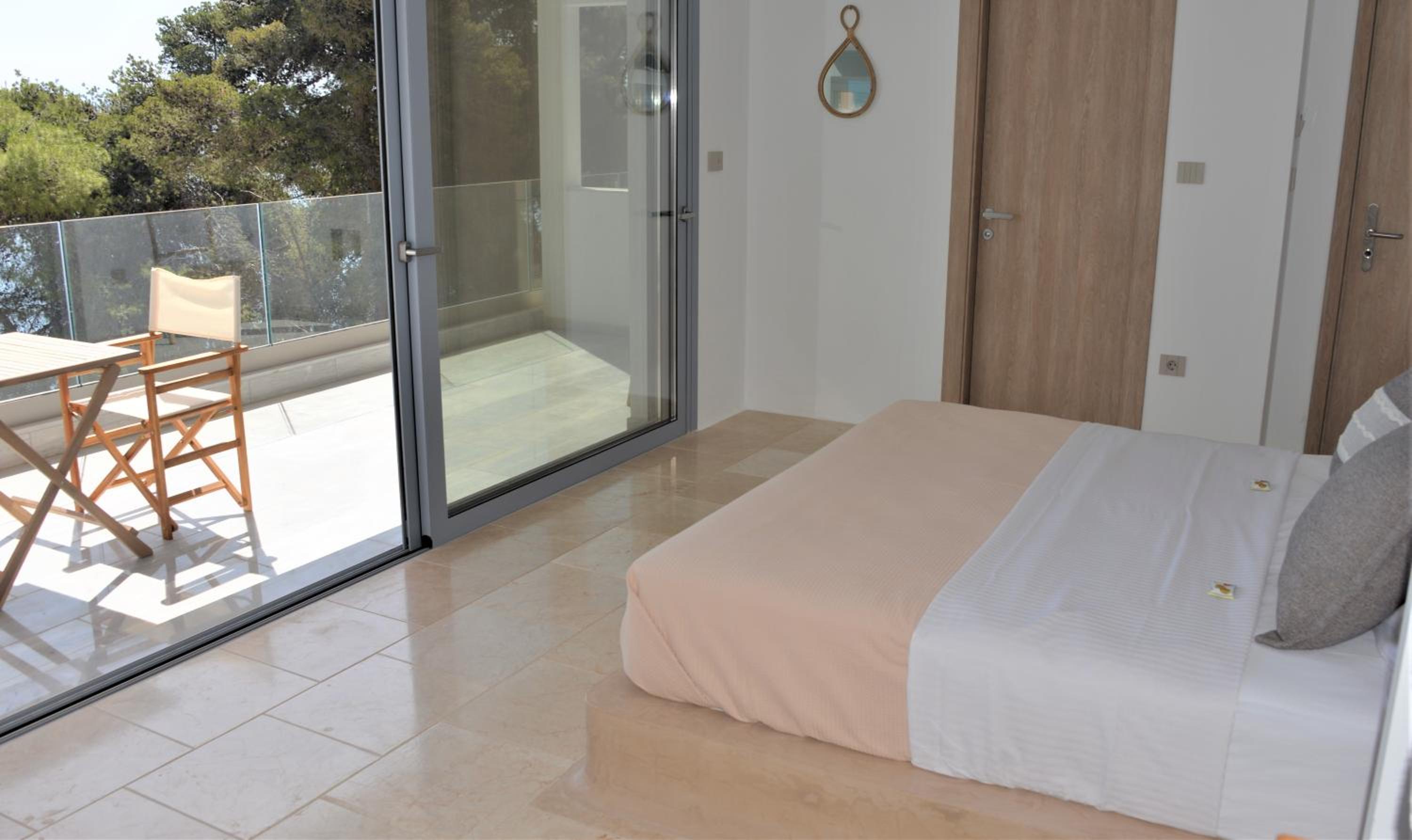 Deluxe Double Room with Balcony and Sea View