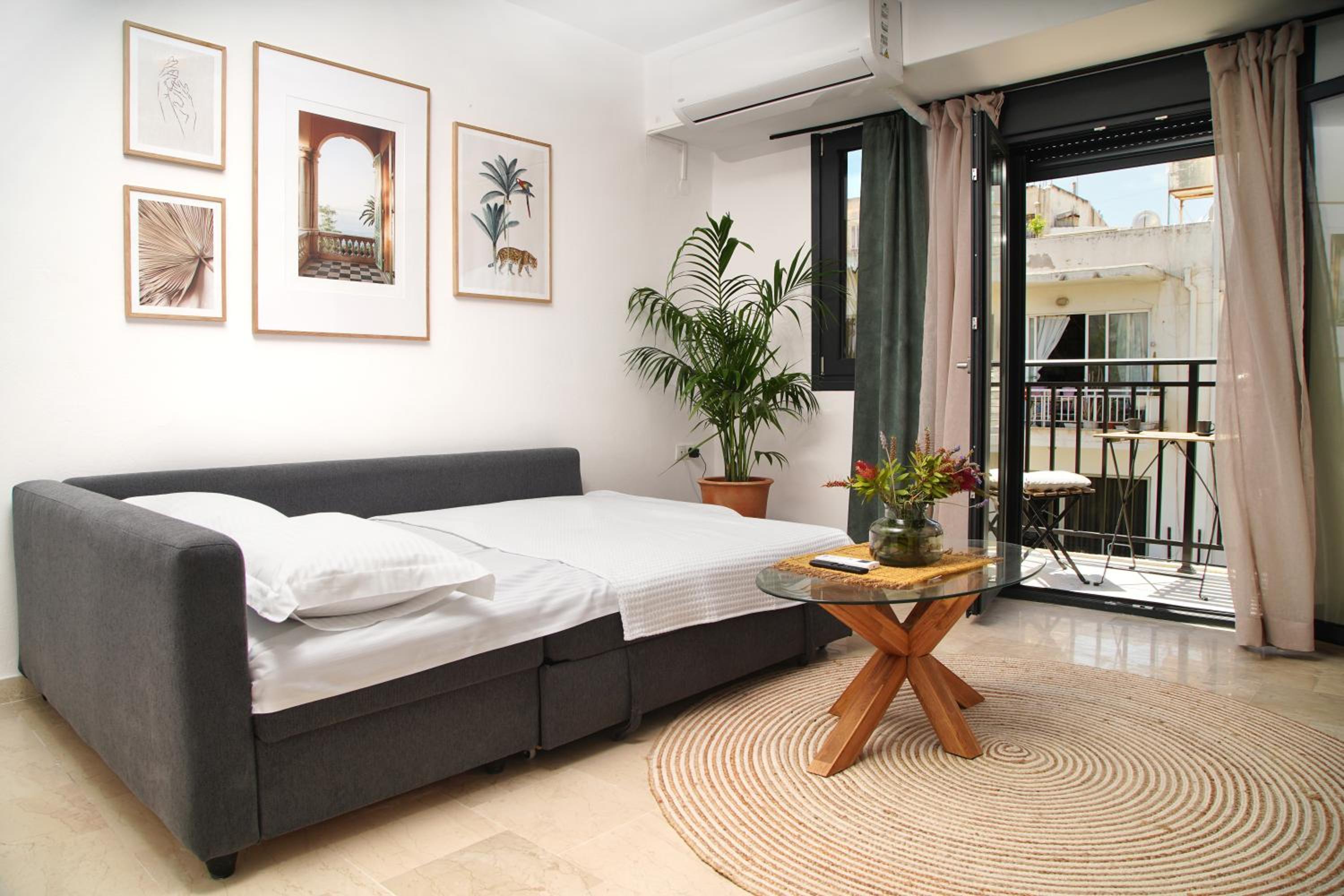 One-Bedroom Apartment - Photo 17