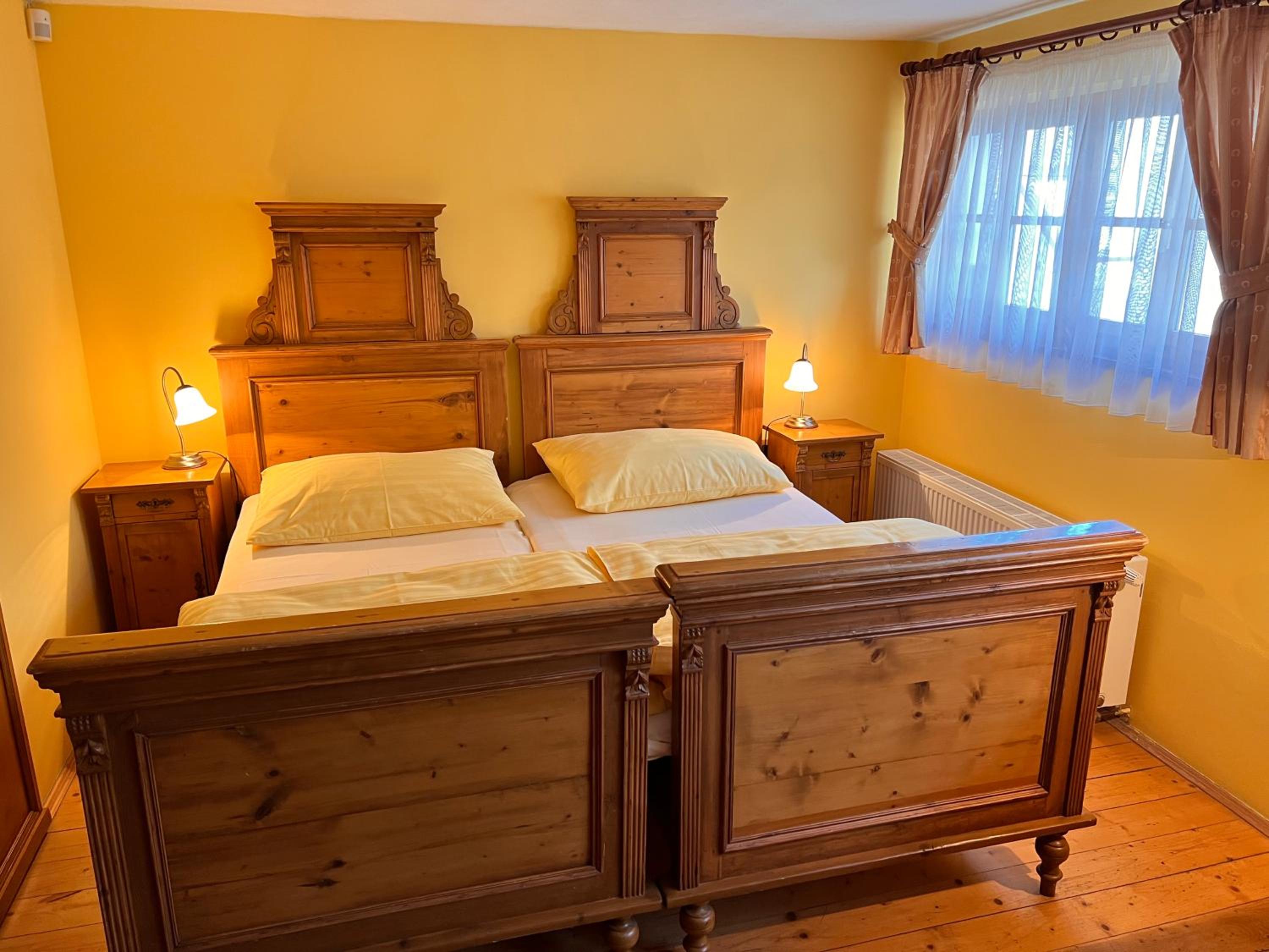 Twin Room - Photo 2