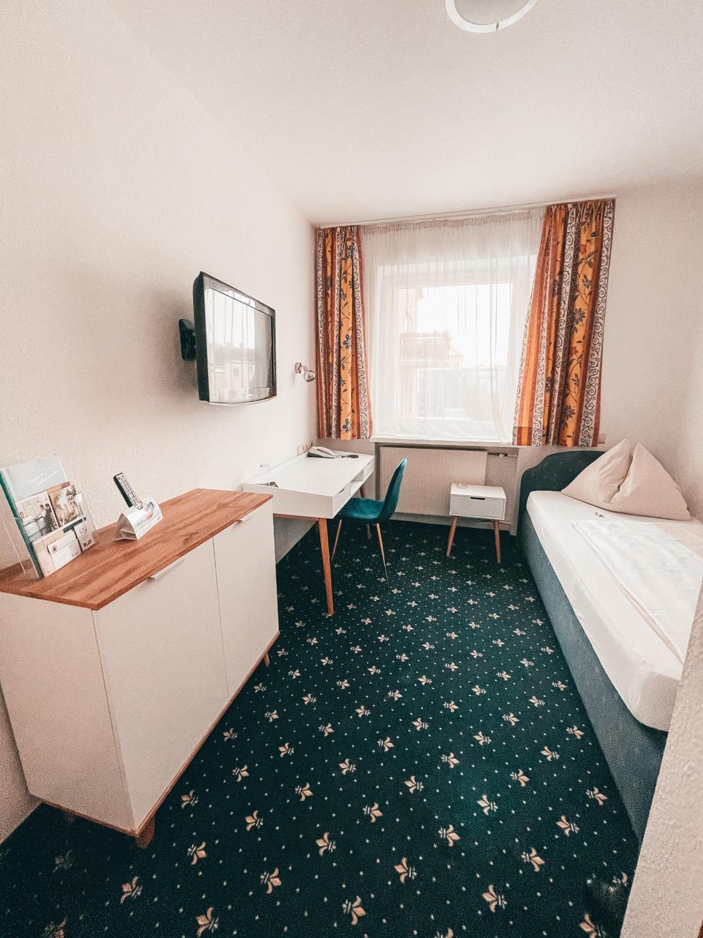 Single Room photo 1