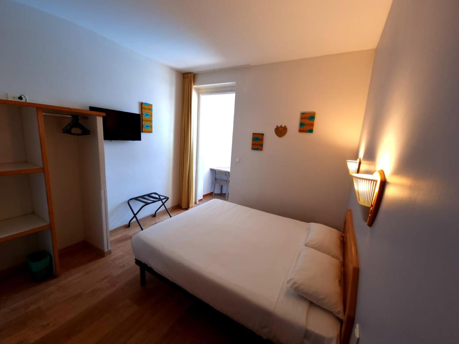 Standard Double Room photo 2
