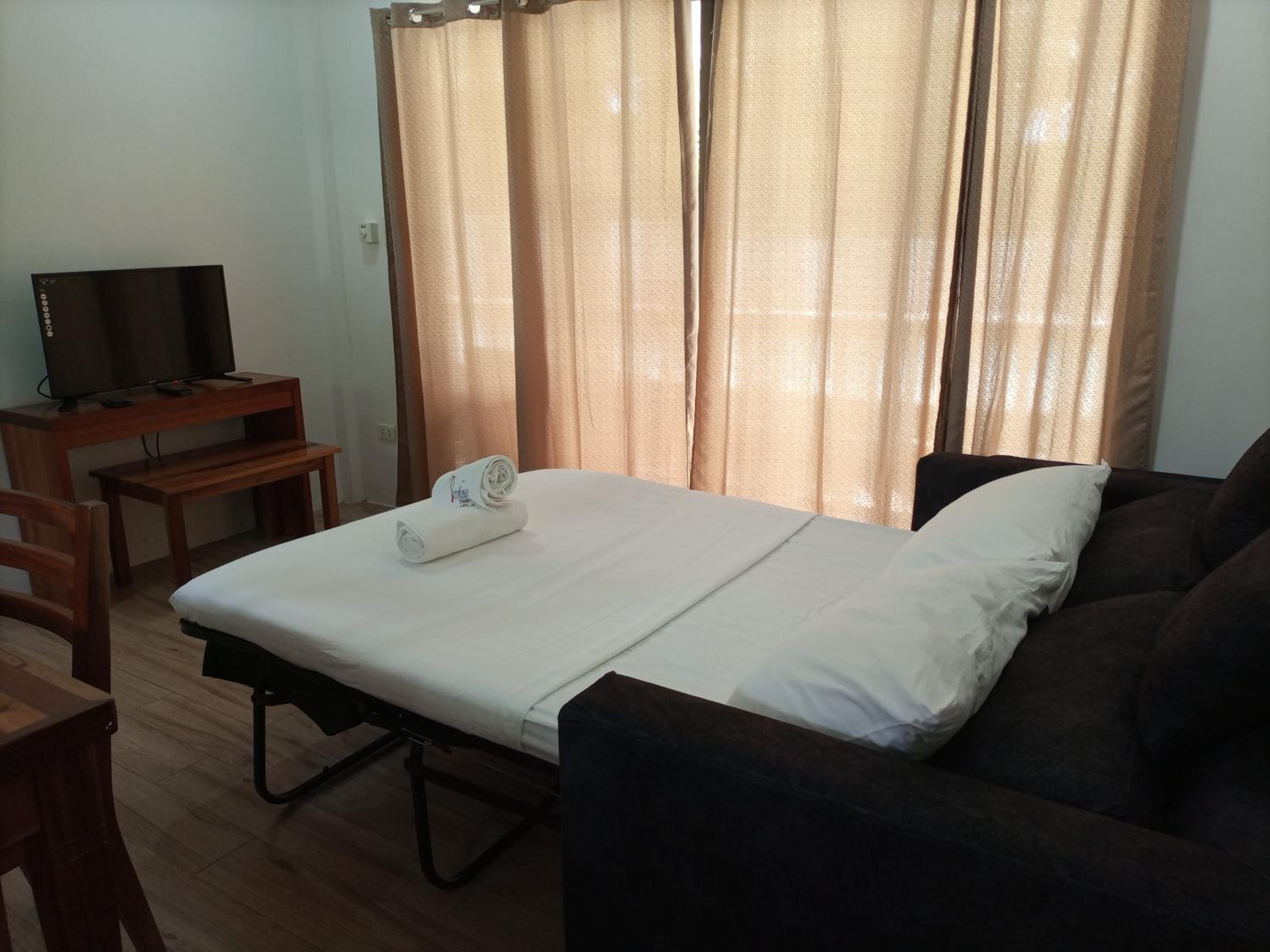 Apartment with Pool View  - Photo 1