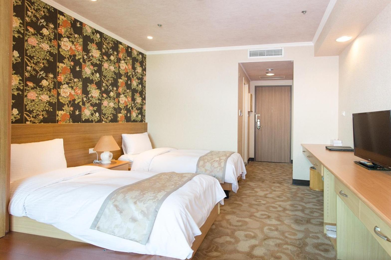 Standard Double or Twin Room photo 3