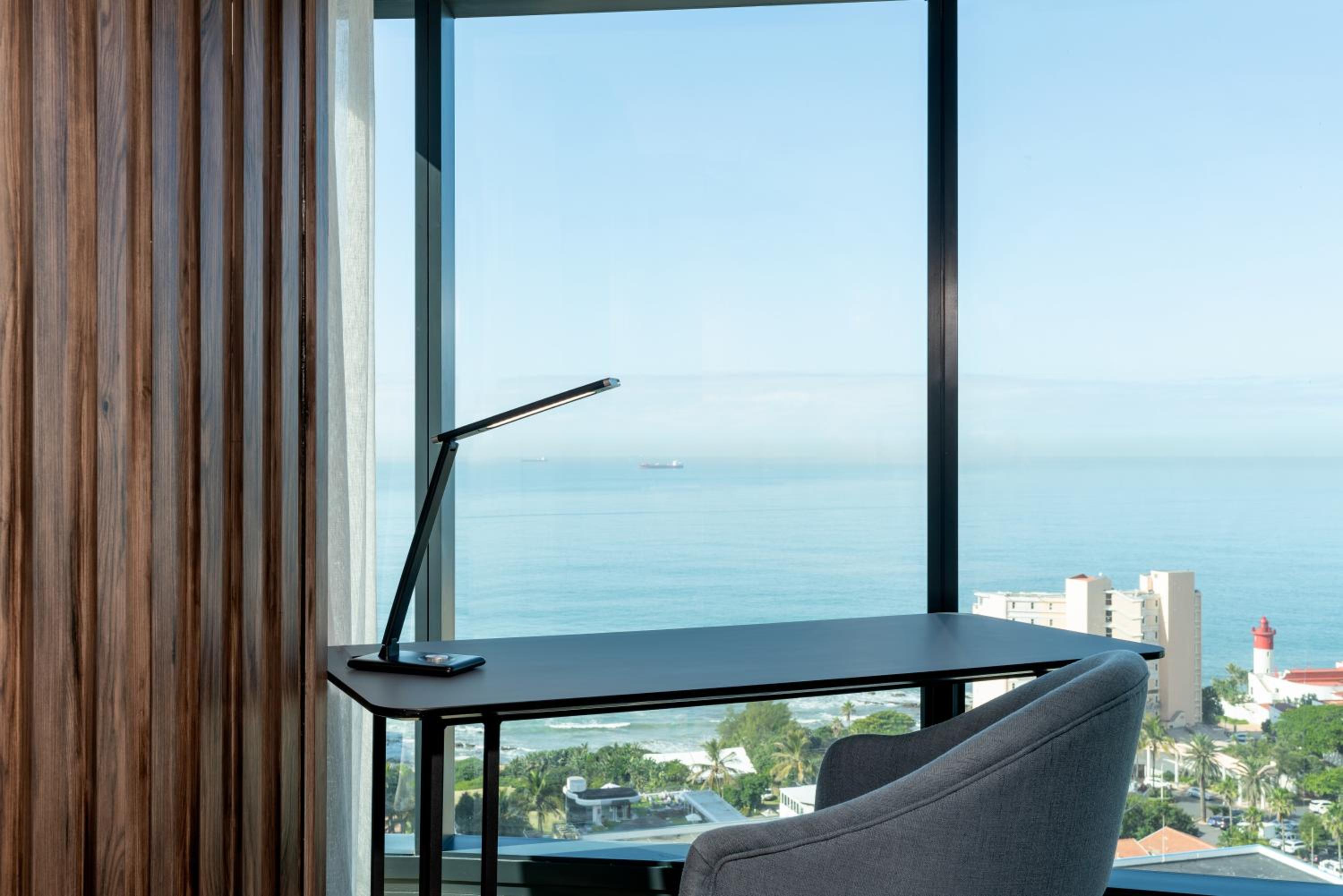 Junior Suite with Sea View - Photo 3