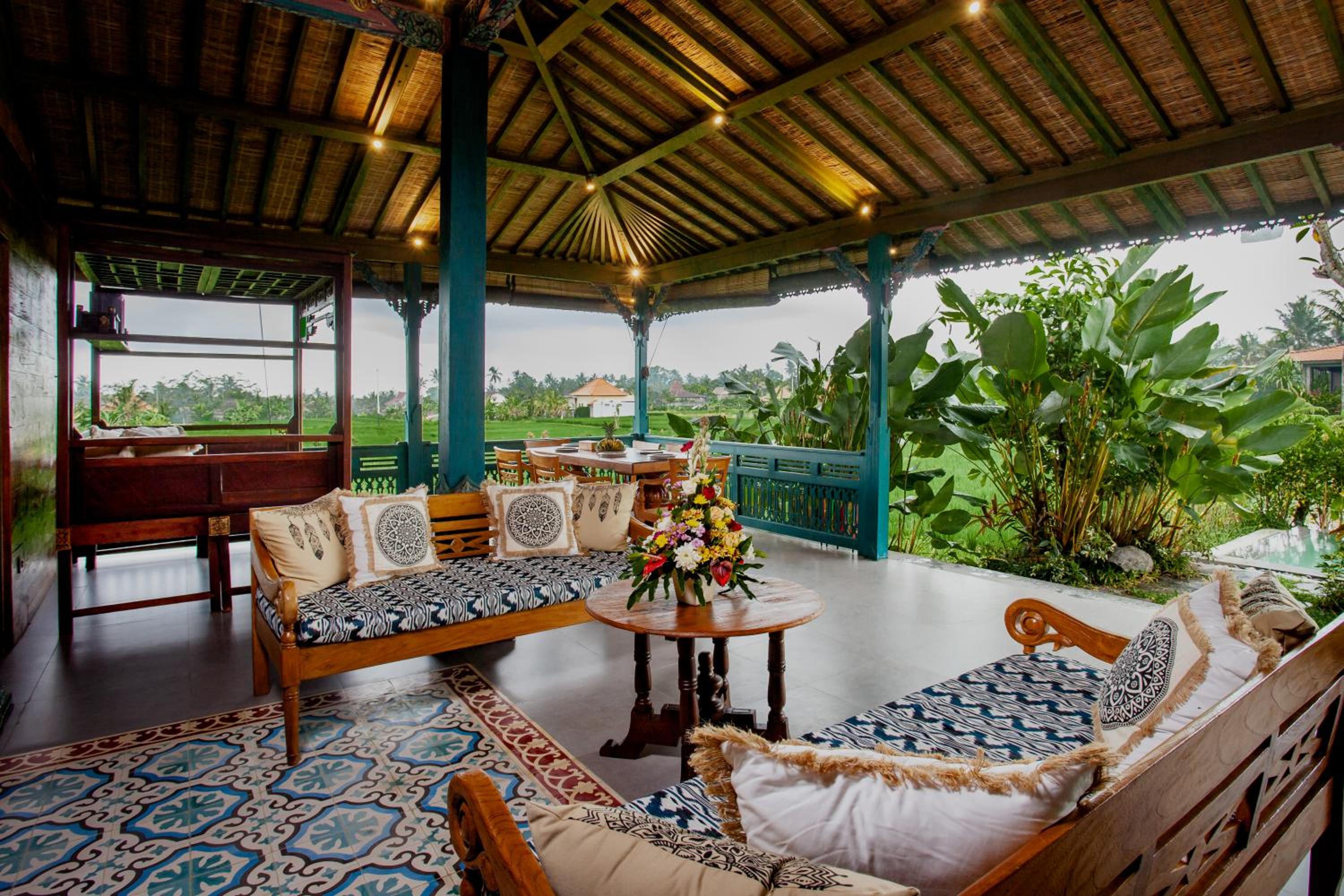 Three-Bedroom Villa with Private Pool - Photo 12