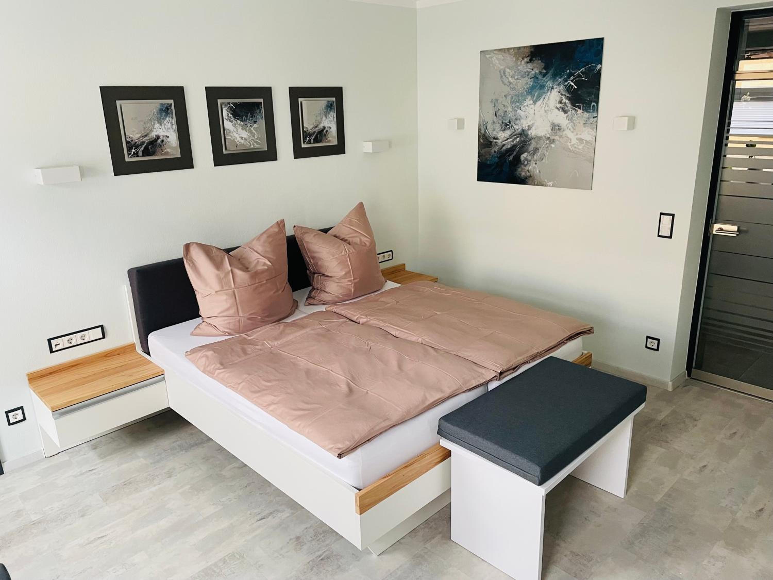 One-Bedroom Apartment photo 2
