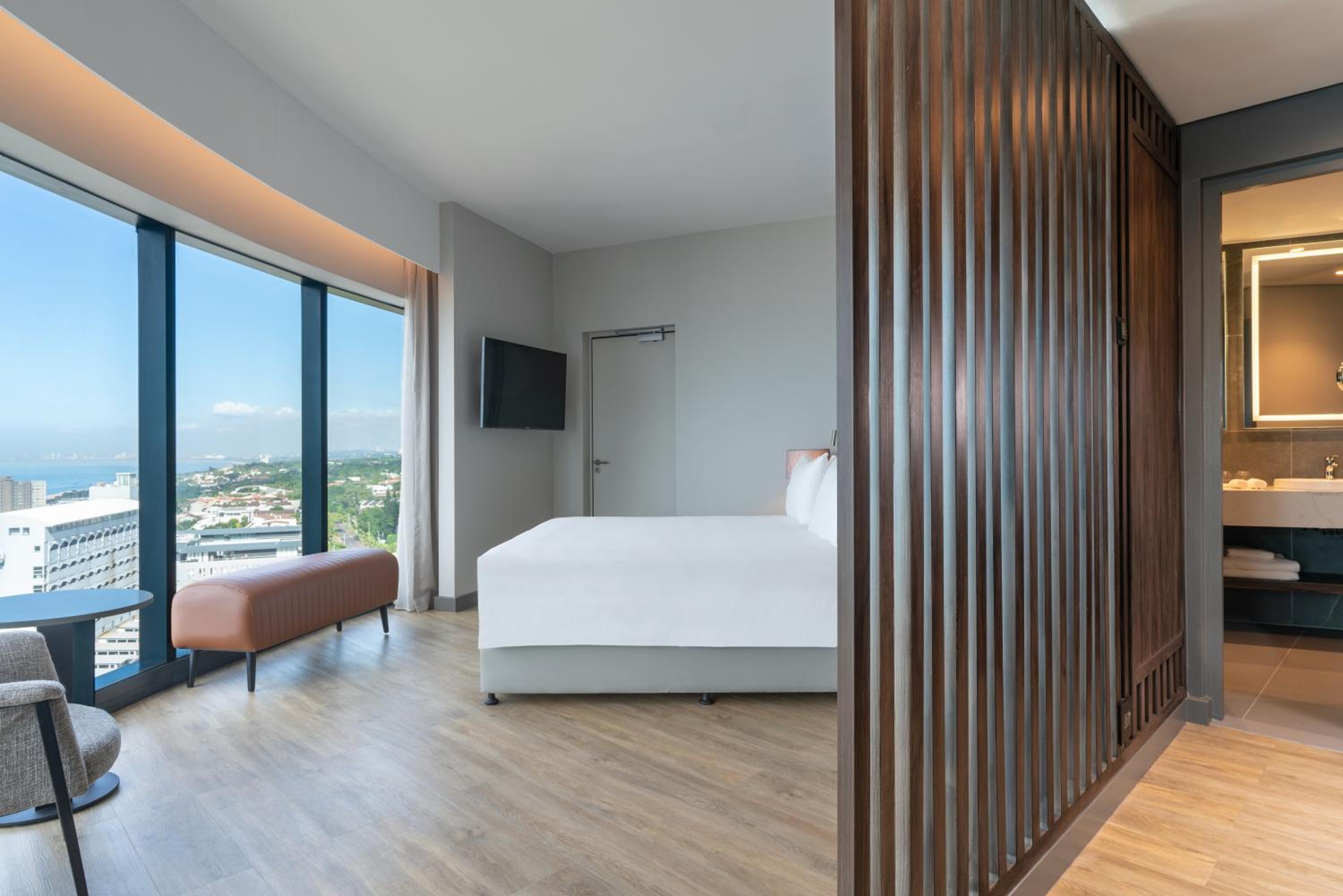 Junior Suite with Sea View - Photo 1