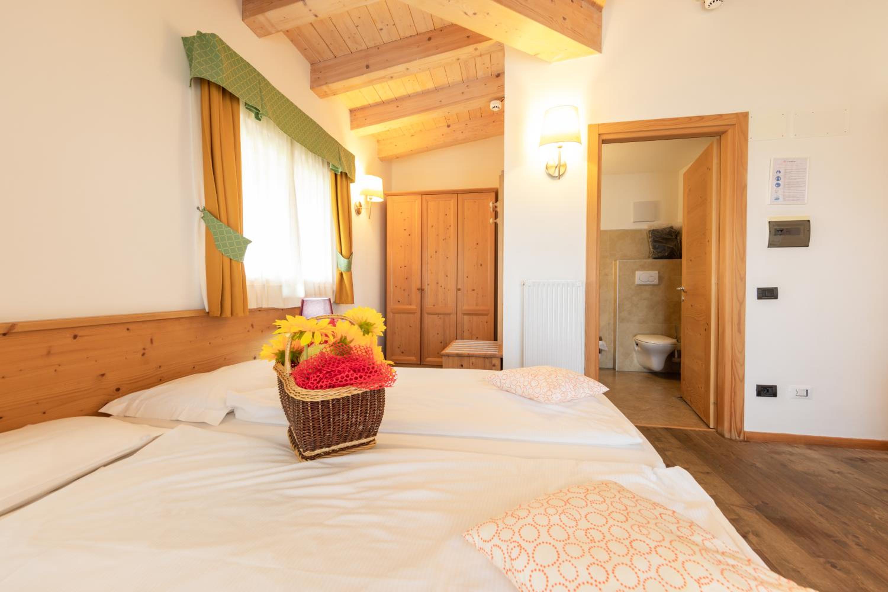 Double or Twin Room with Spa Access - Photo 4
