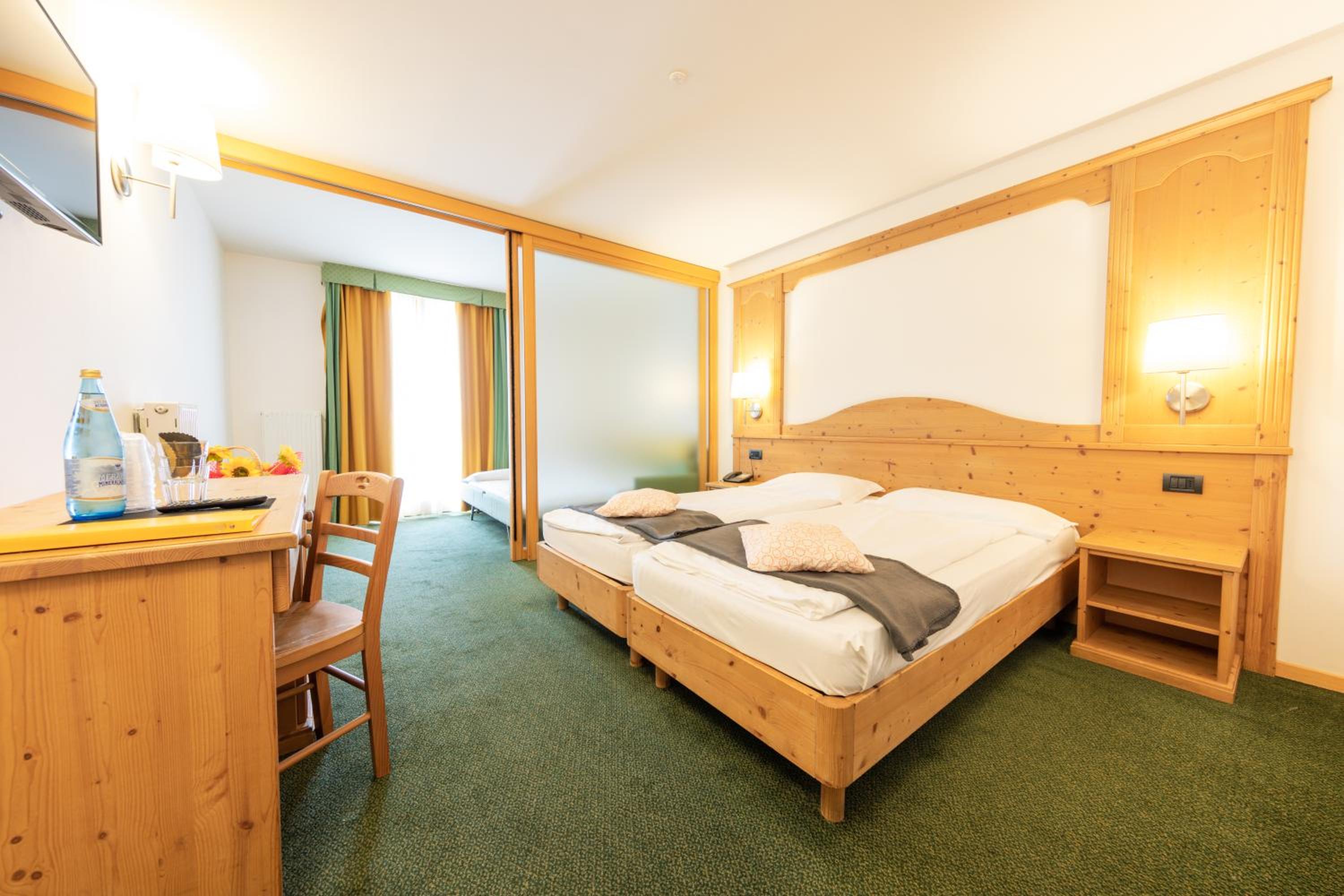 Quadruple Room with Spa Access - Photo 1