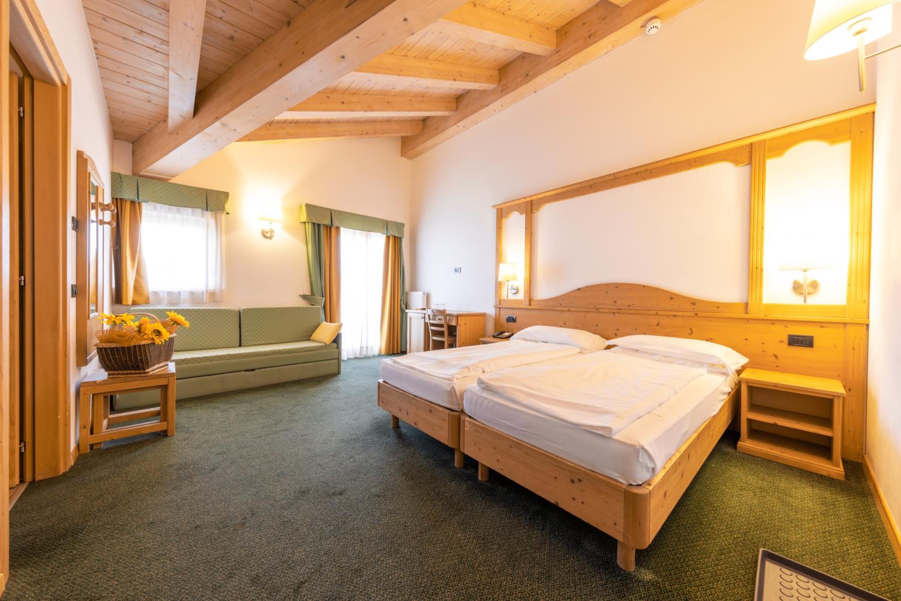 Quadruple Room with Spa Access - Photo 11