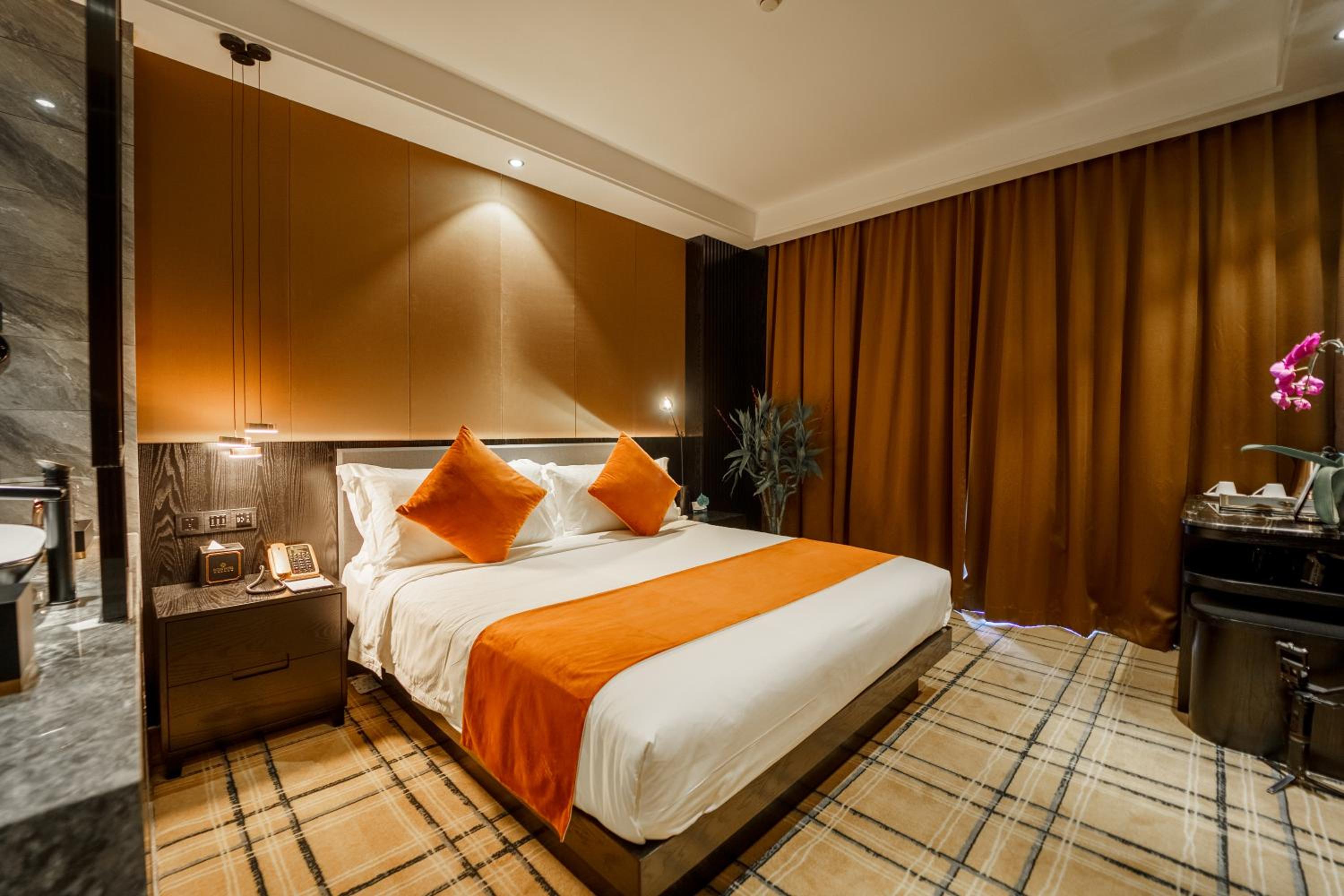  Superior King Room - Photo 1