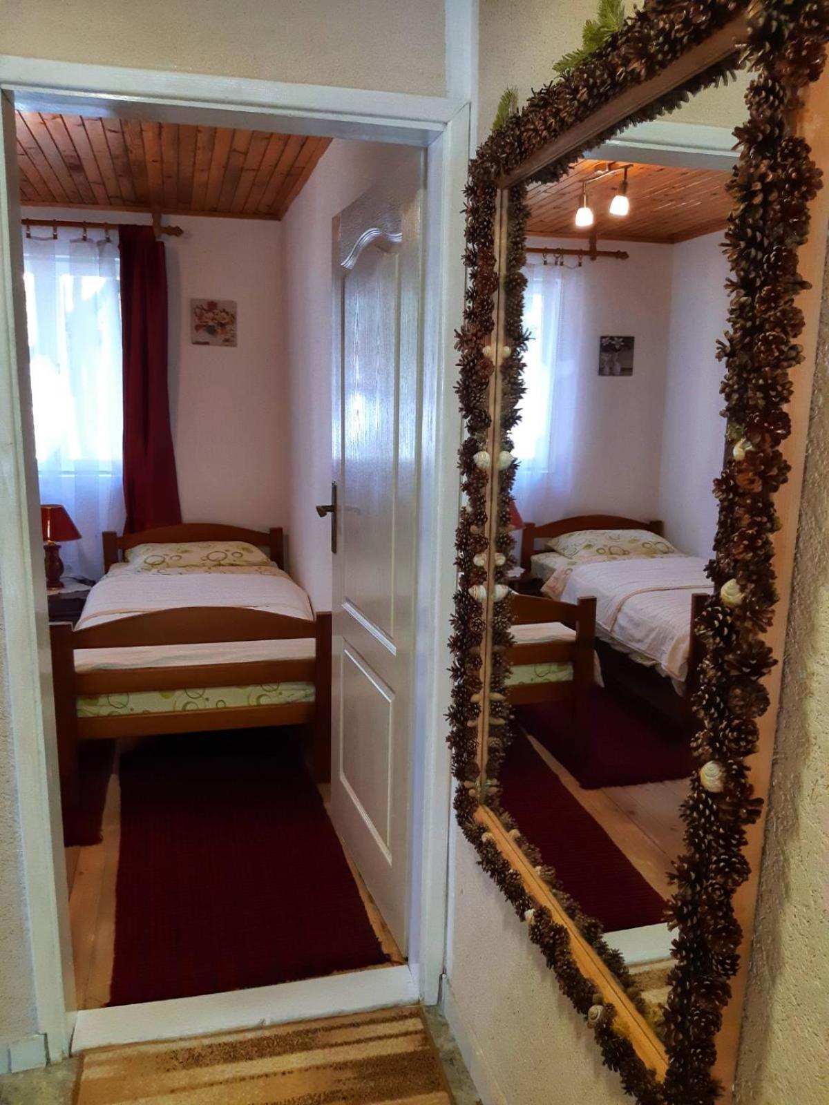 One-Bedroom Apartment - Photo 4