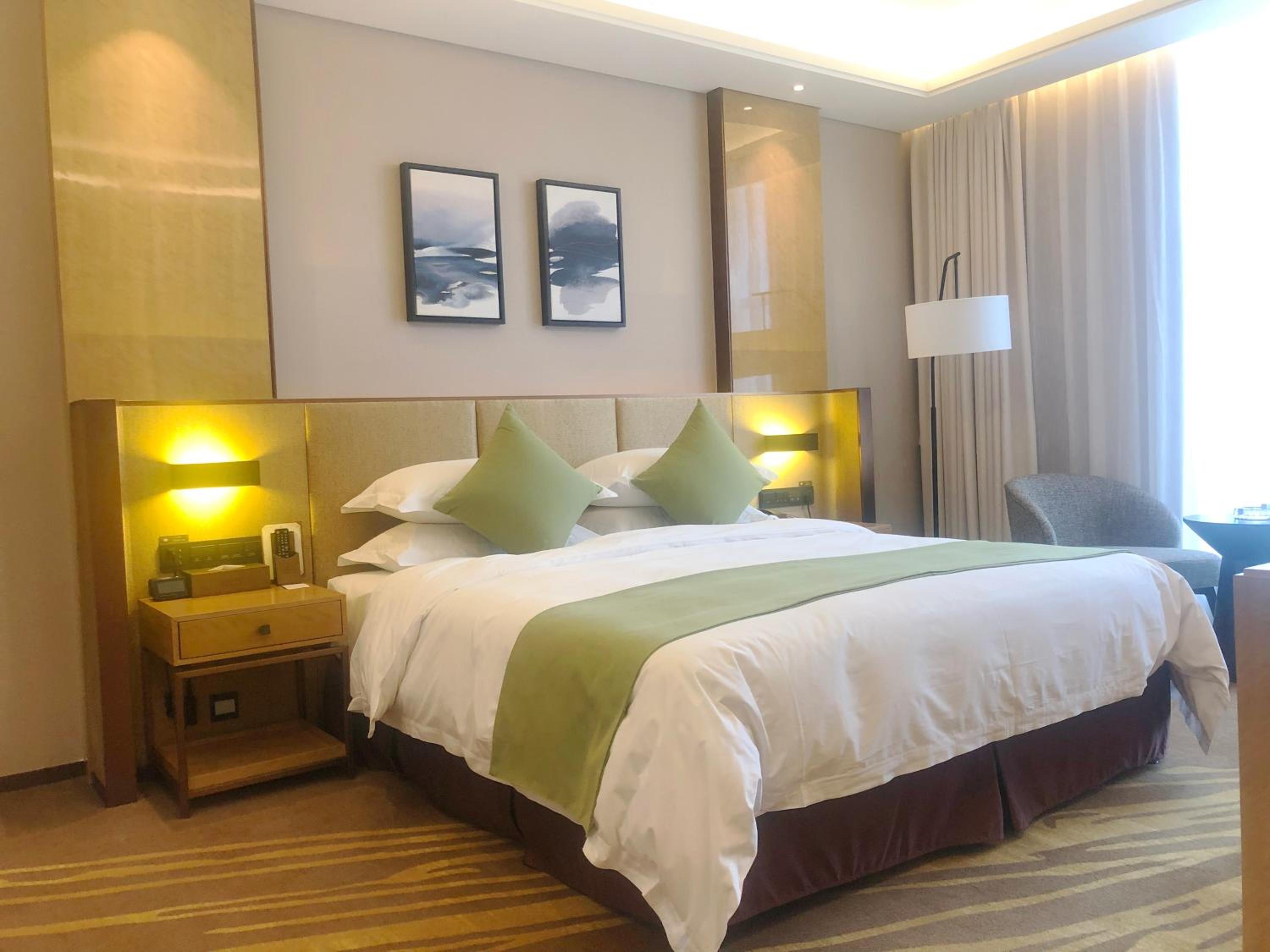 Superior King Room photo 2
