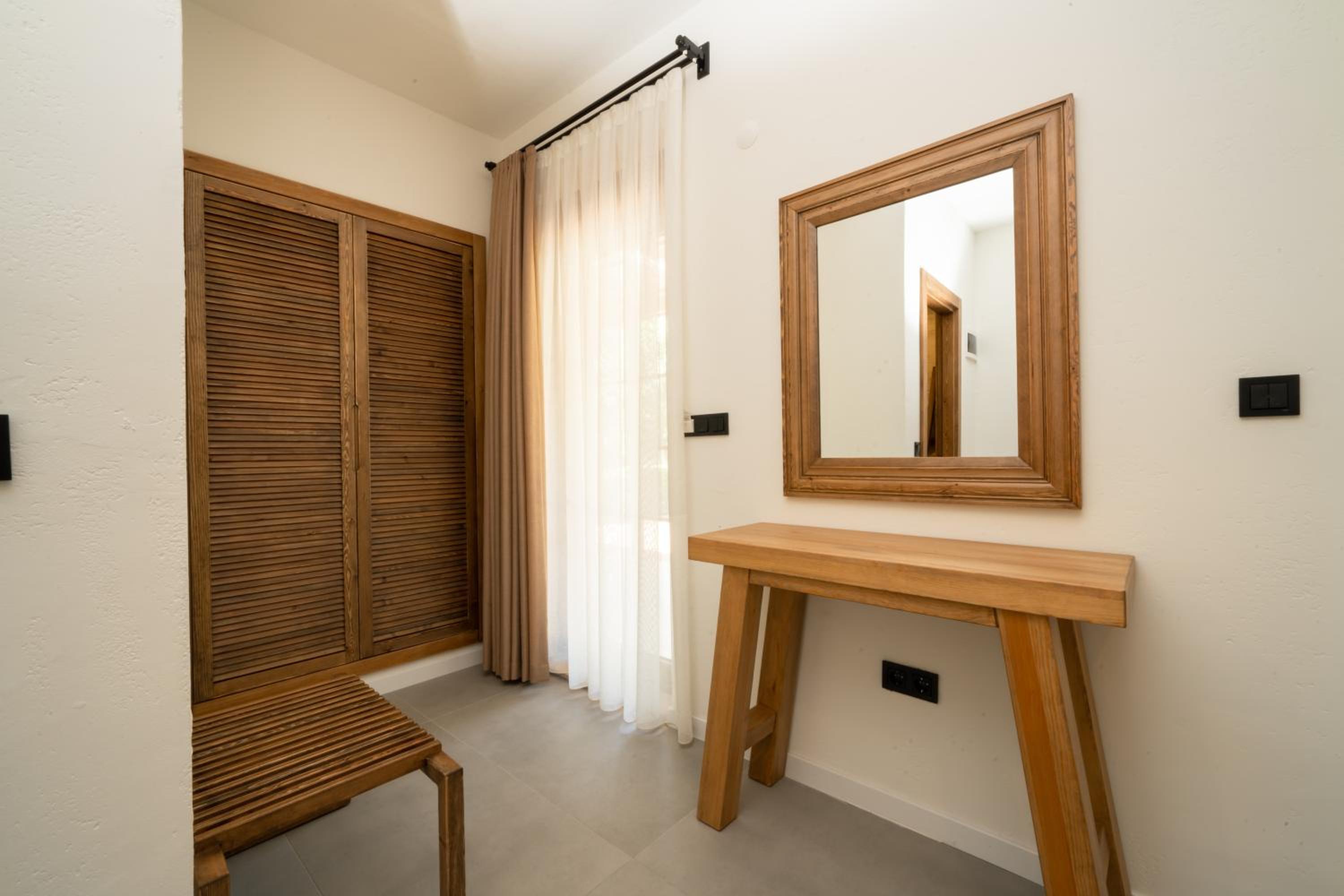 Deluxe Double Room - Photo 1