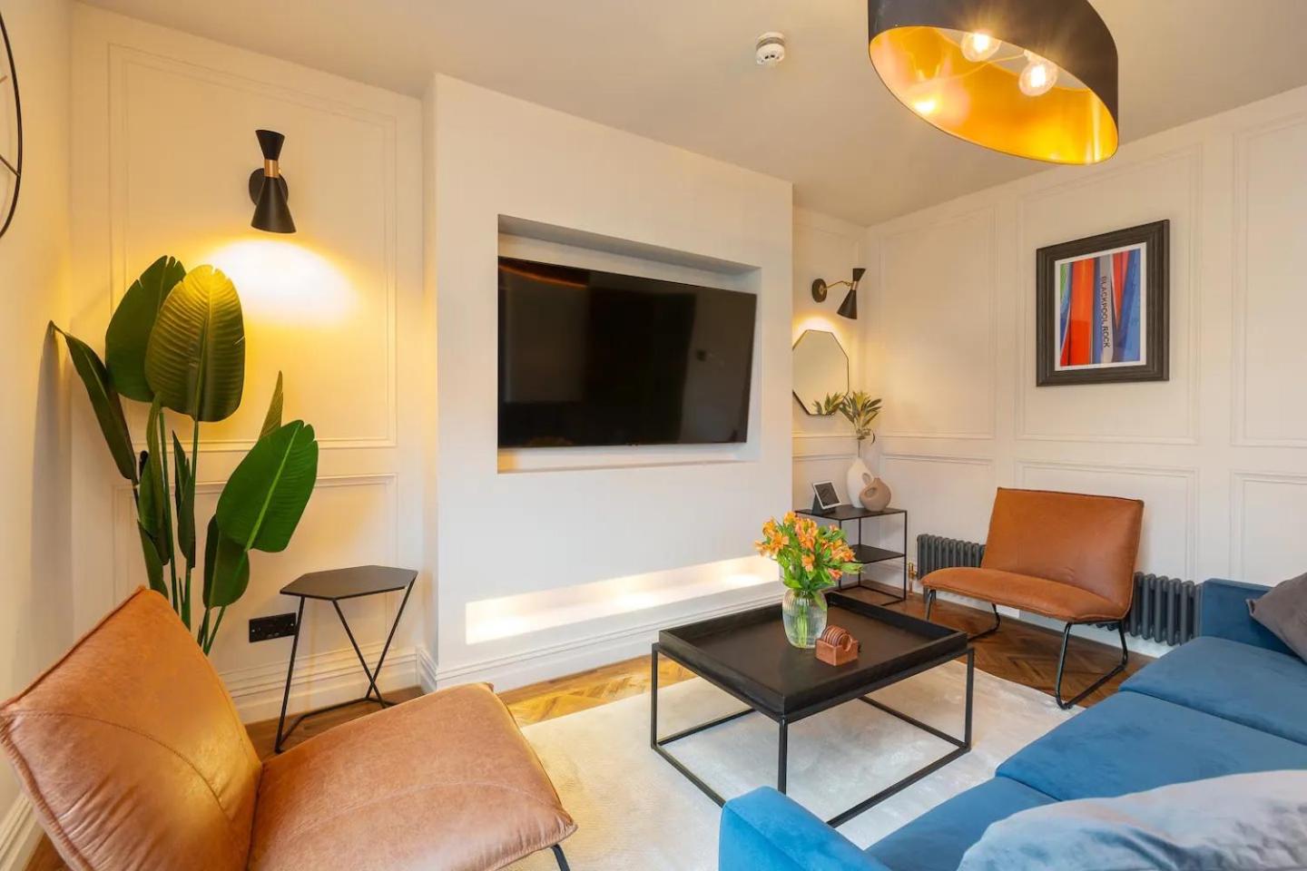 Two-Bedroom Apartment - Photo 3