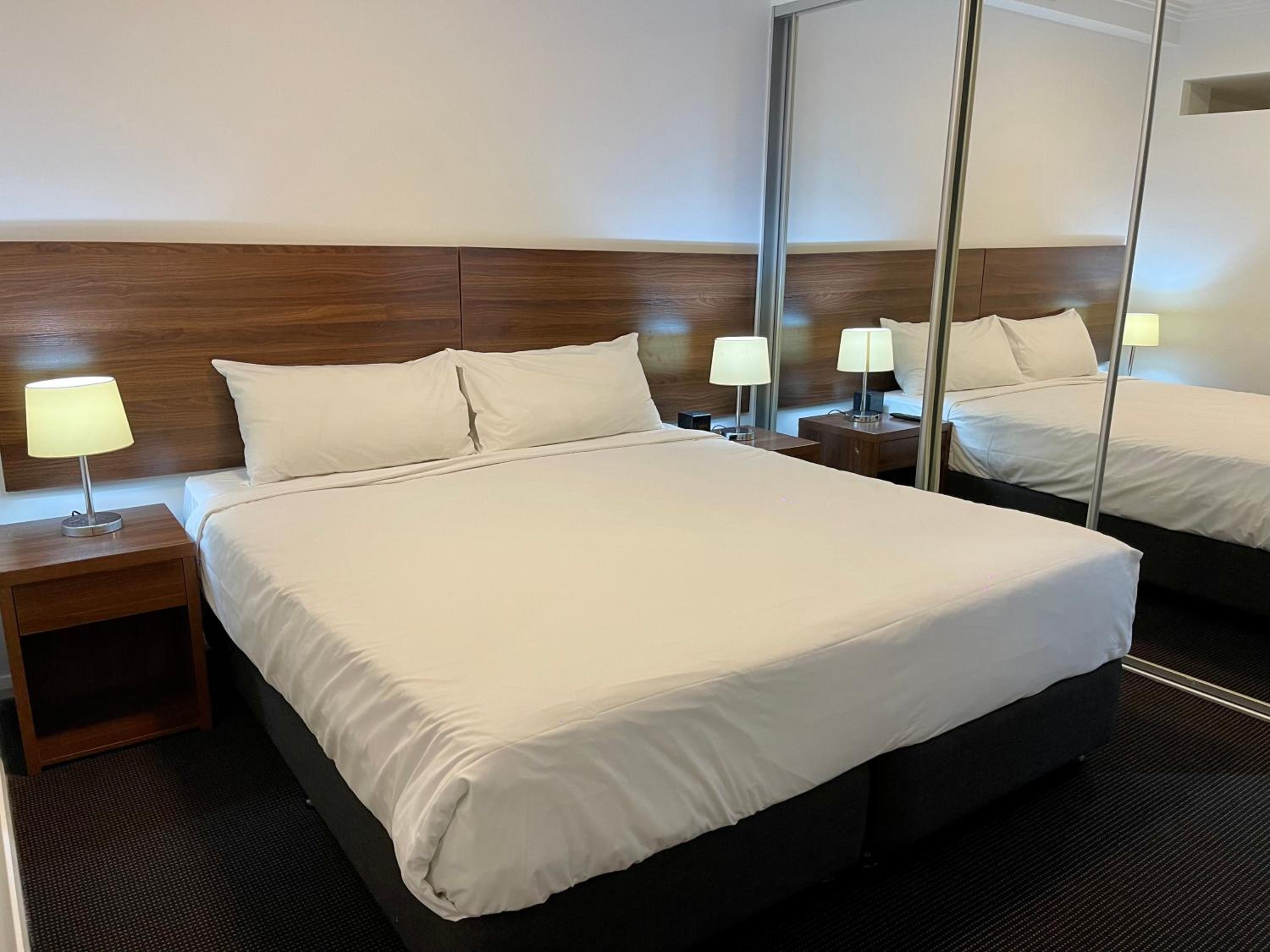Executive Two-Bedroom Apartment with Balcony (Limited Housekeeping) thumbnail 6