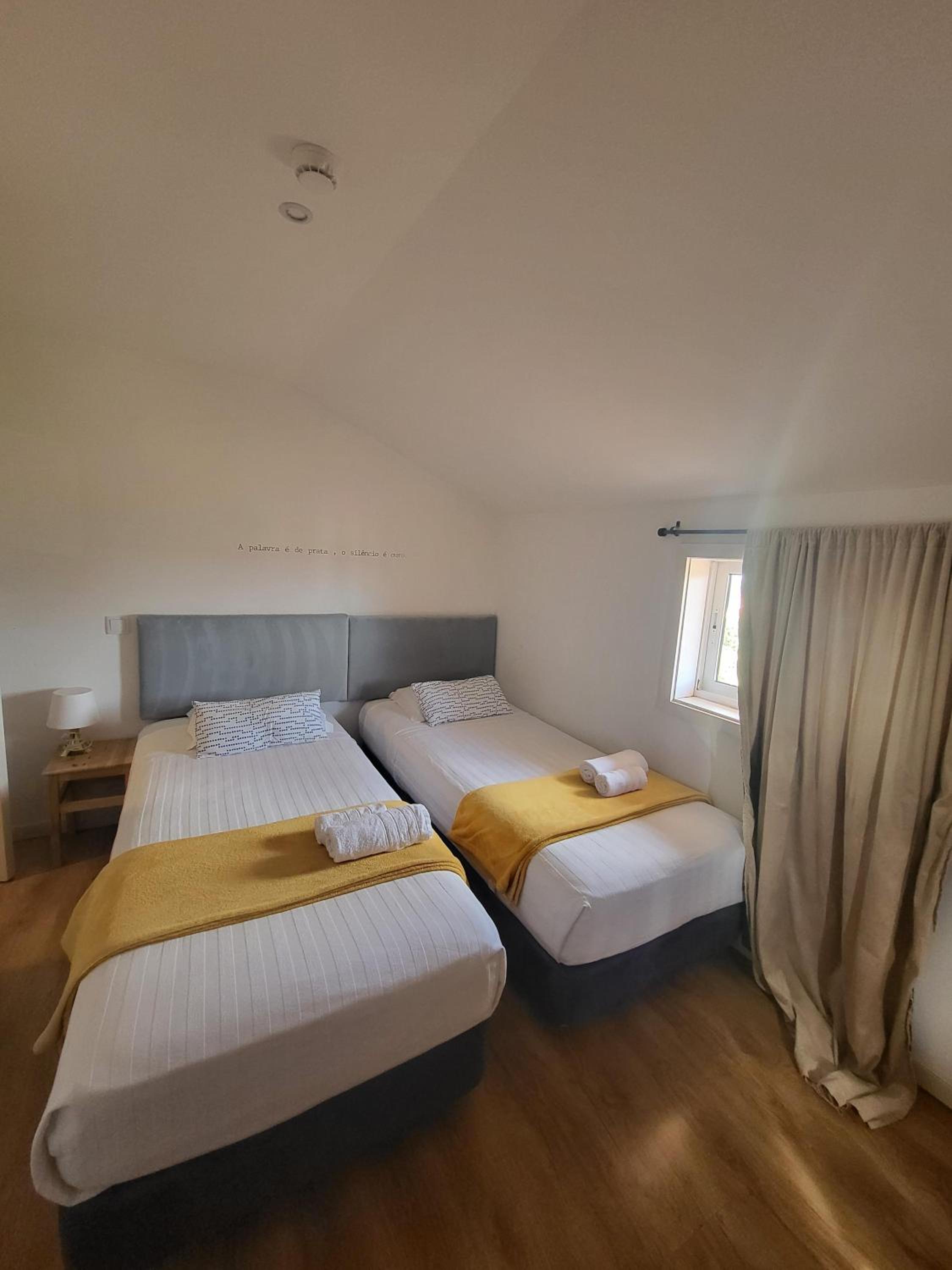 Quadruple Room with Private Bathroom photo 1