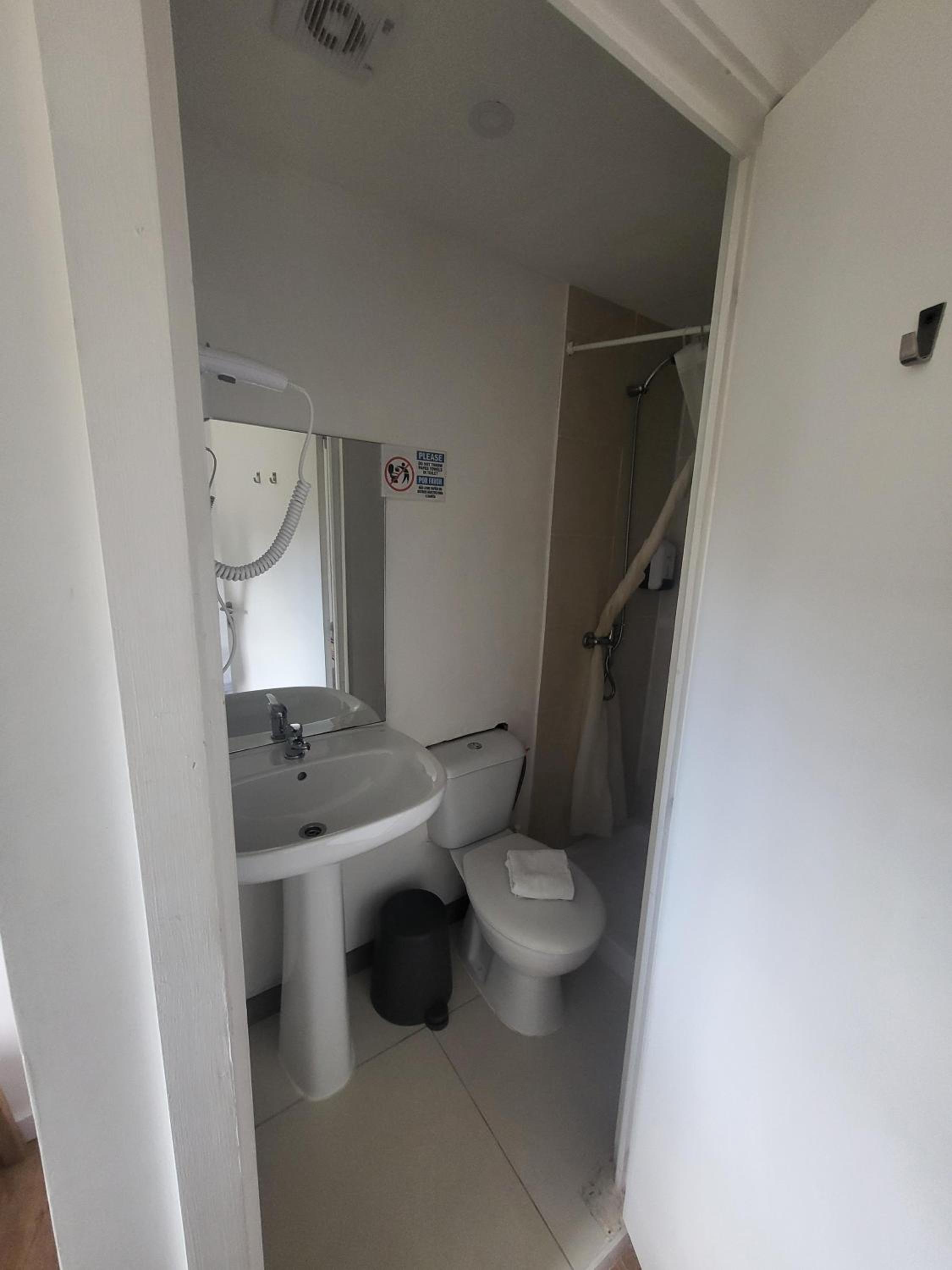 Small Twin Room photo 2