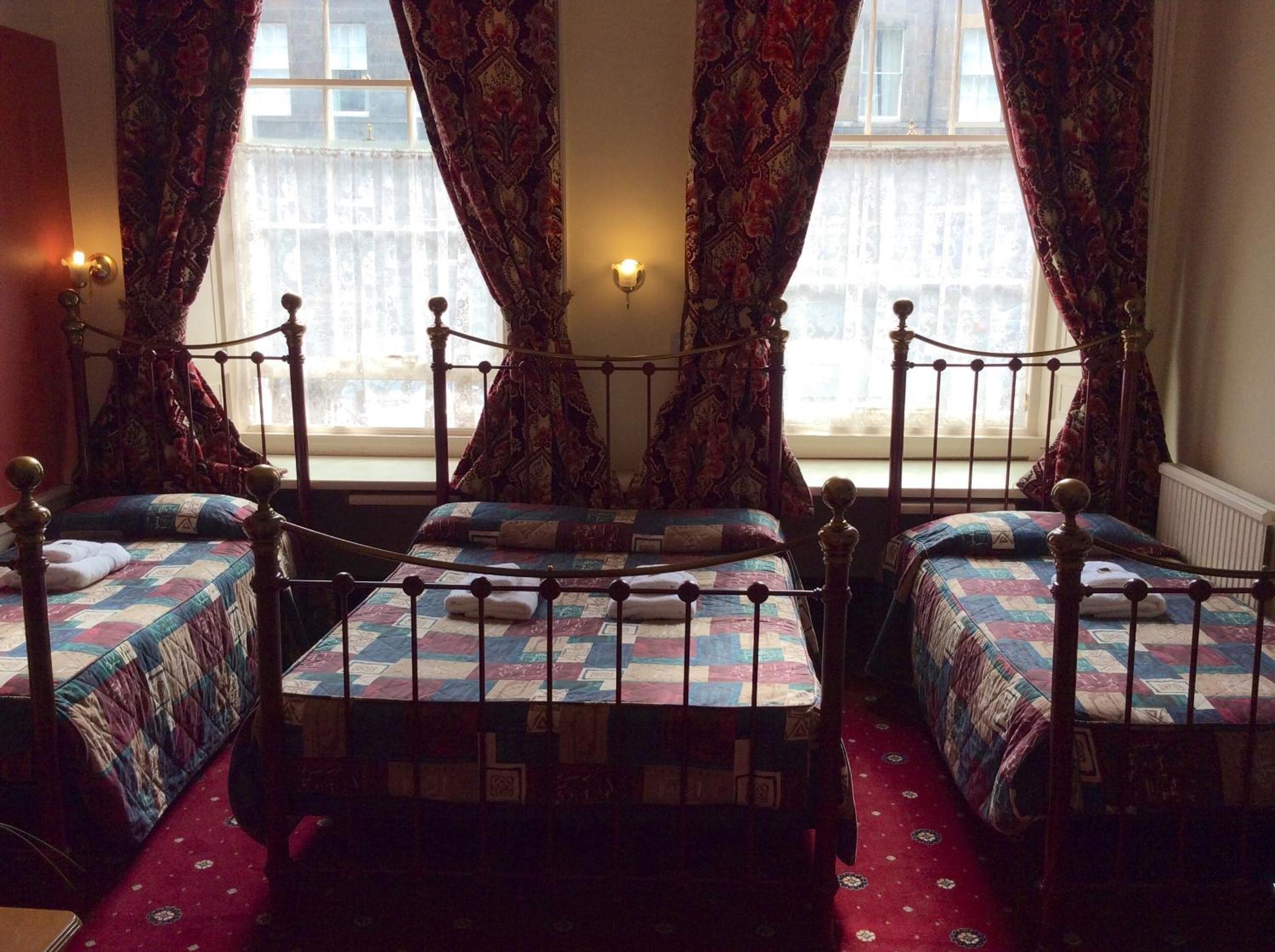 Quadruple Room - Photo 4