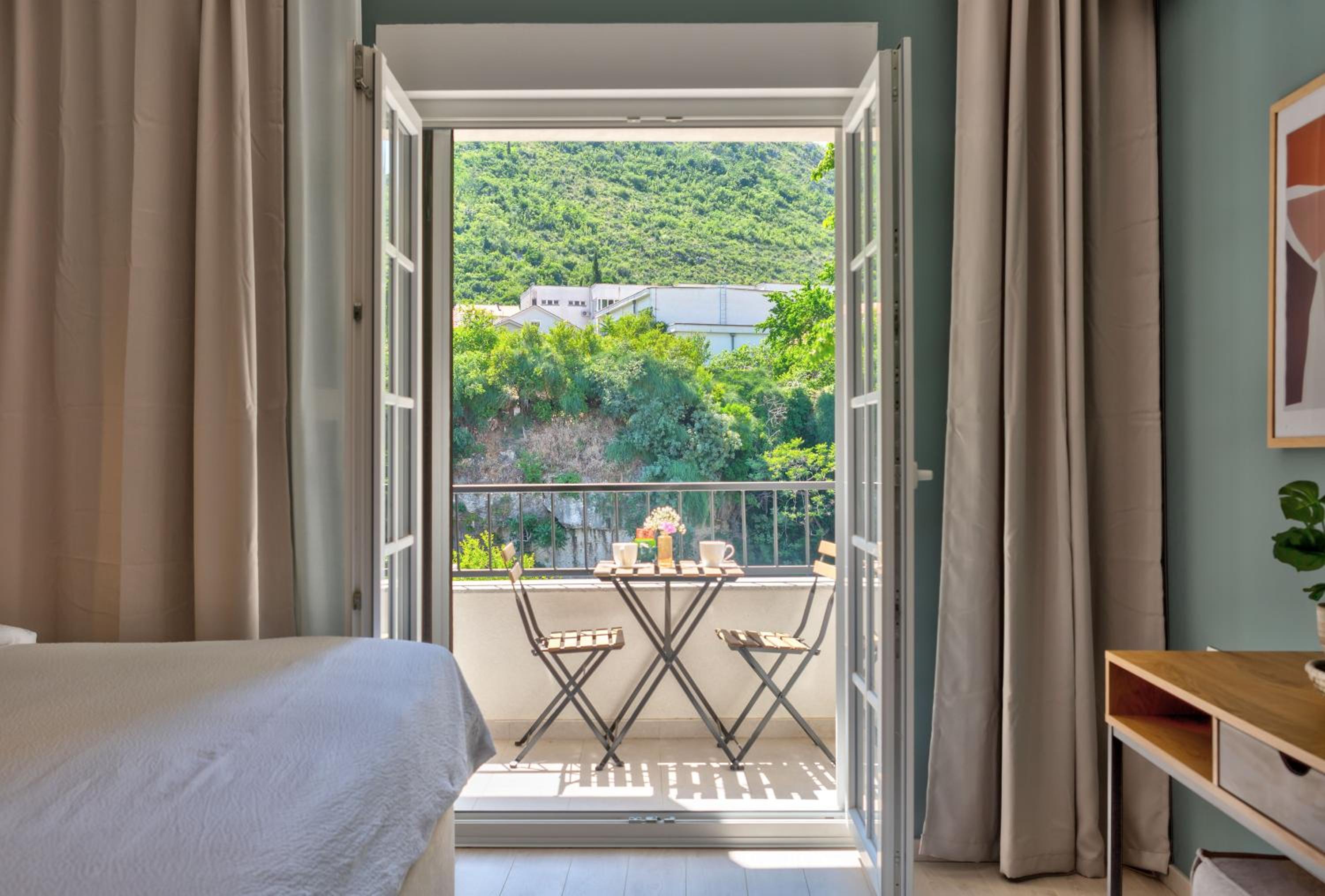 Deluxe Double Room with Balcony and Sea View photo 3