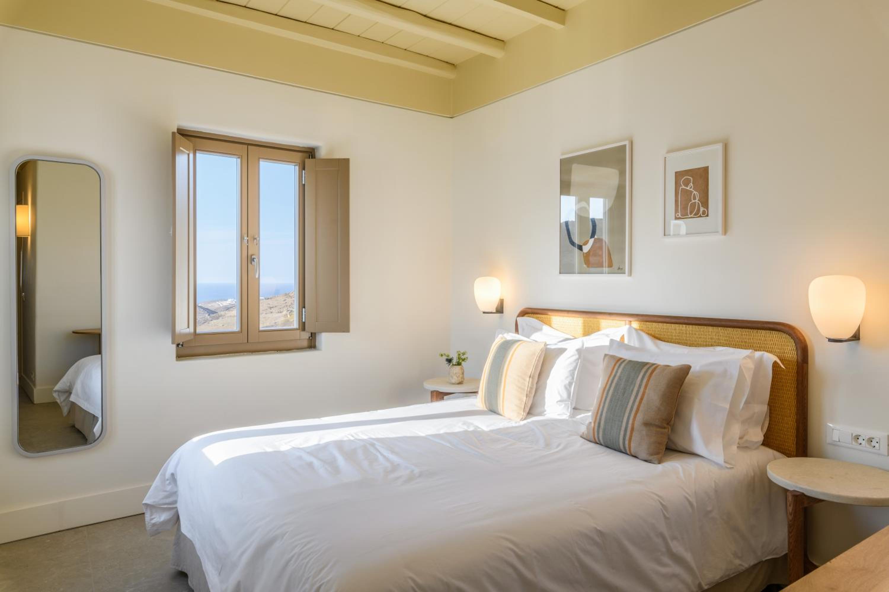 Double Room with Sea and Pool View - Photo 2