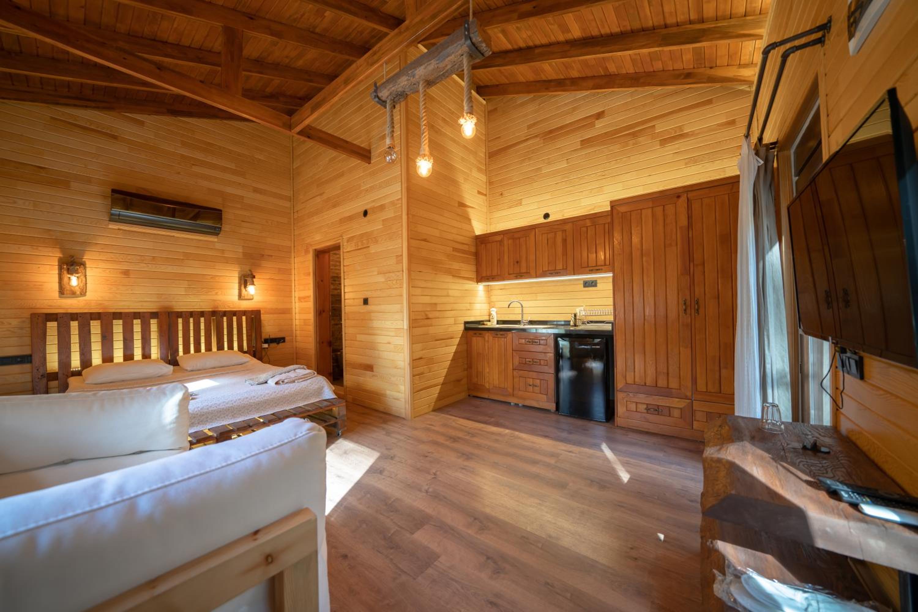 Deluxe Bungalow with Garden View - Photo 2