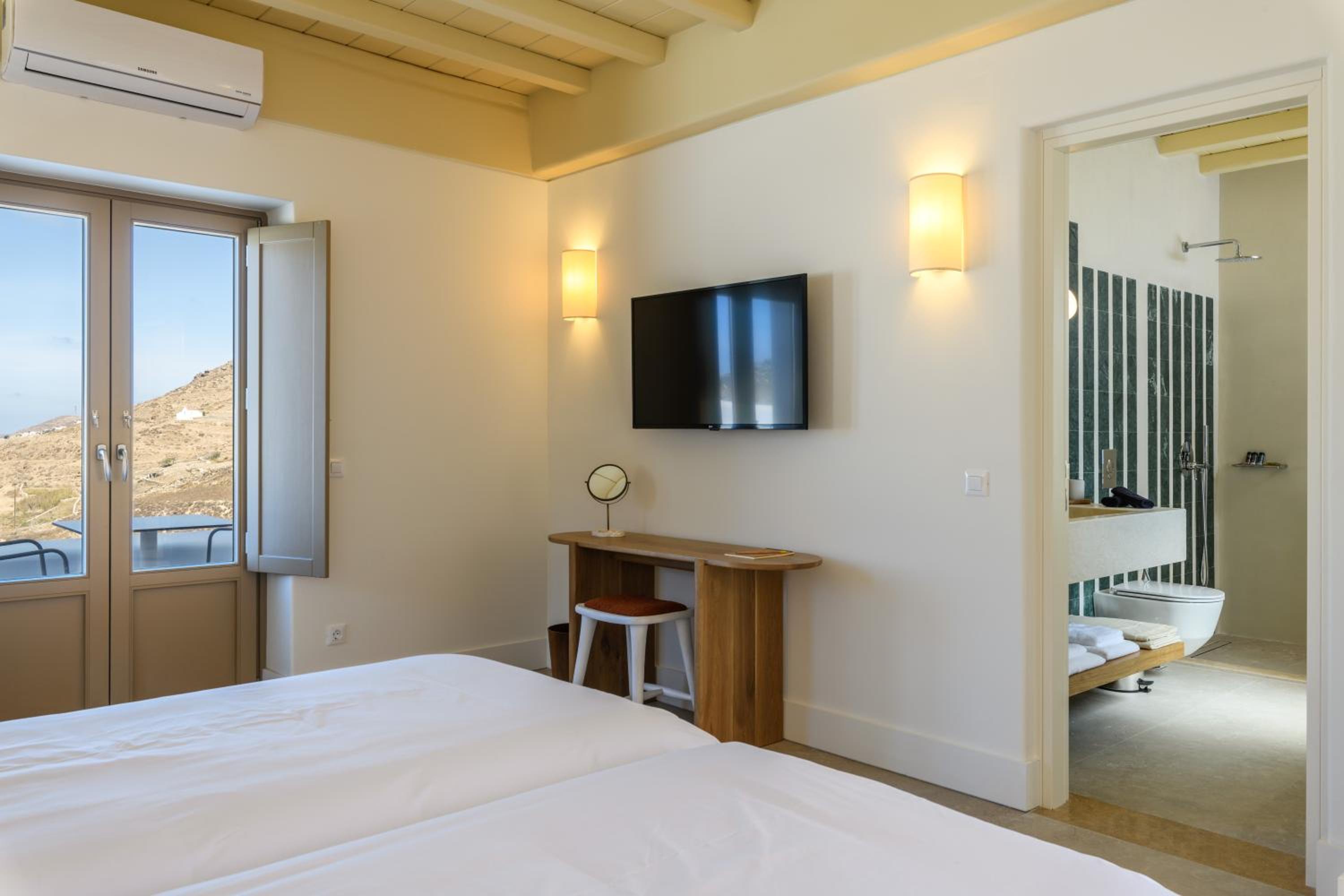 Sea View Suite - Photo 6