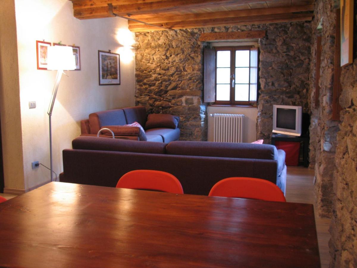 One-Bedroom Apartment with Mountain View photo 1
