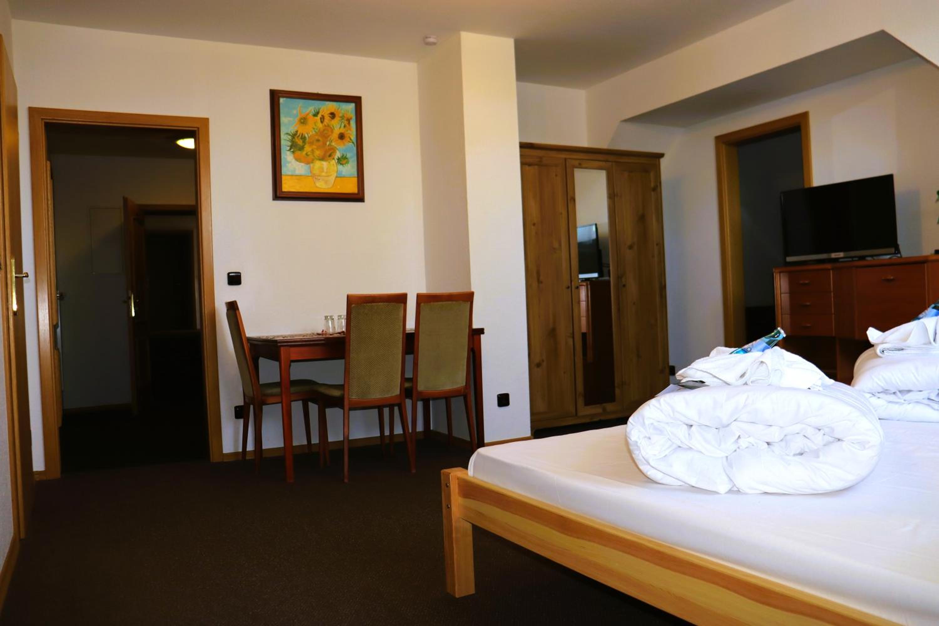 Family Room (4 Adults)