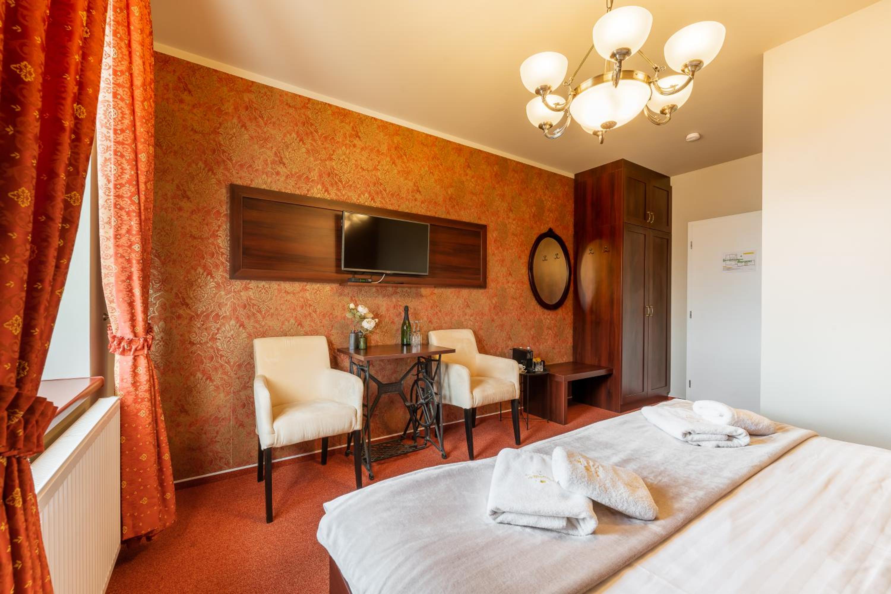 Double or Twin Room photo 3