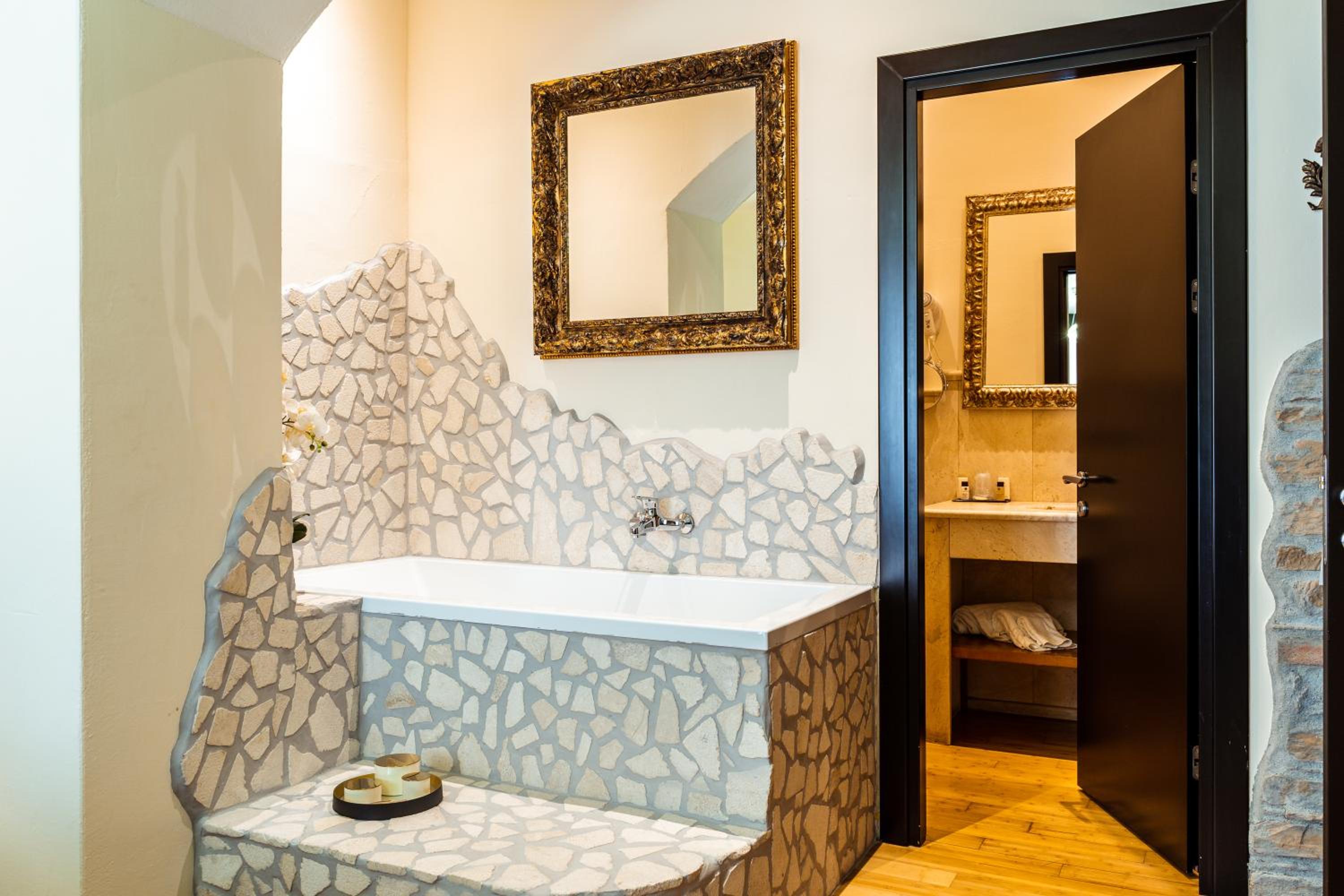 Junior Suite (2 Adults) photo 2
